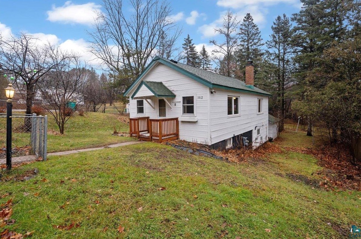 1612 N 7th Ave E, Duluth, MN 55805