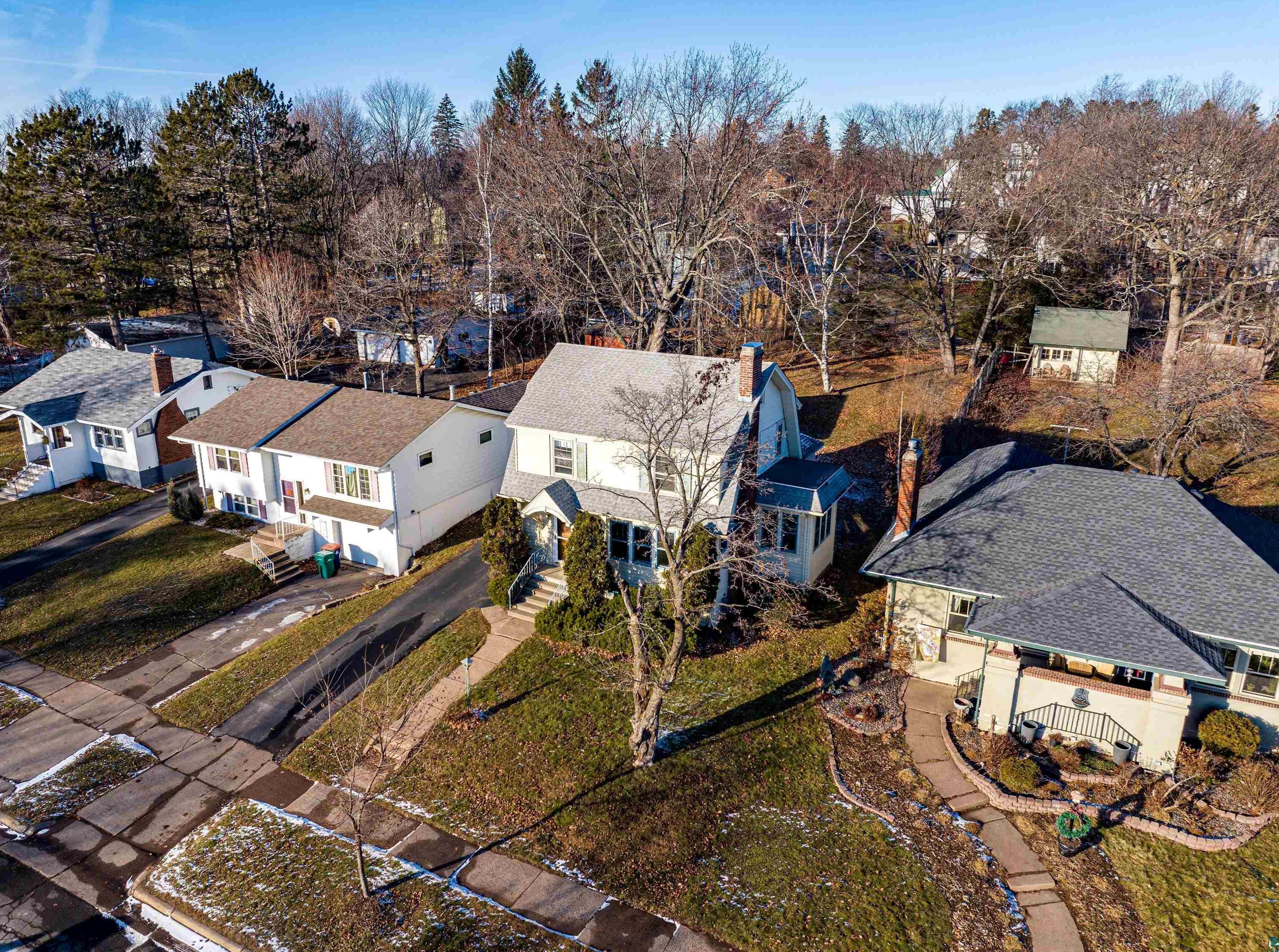 325 Leicester Ave, Duluth, MN 55803