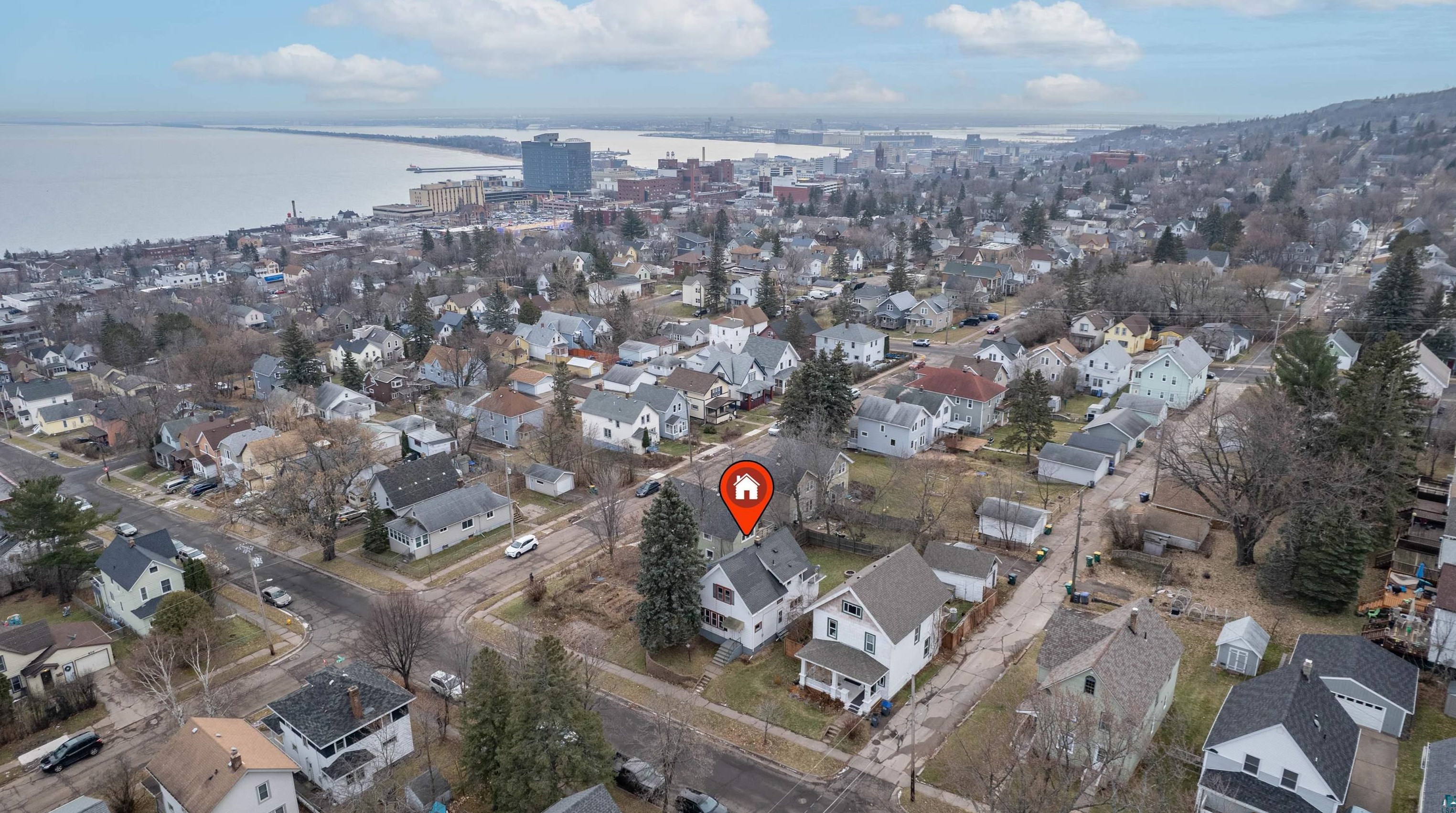 811 N 9th Ave E, Duluth, MN 55805