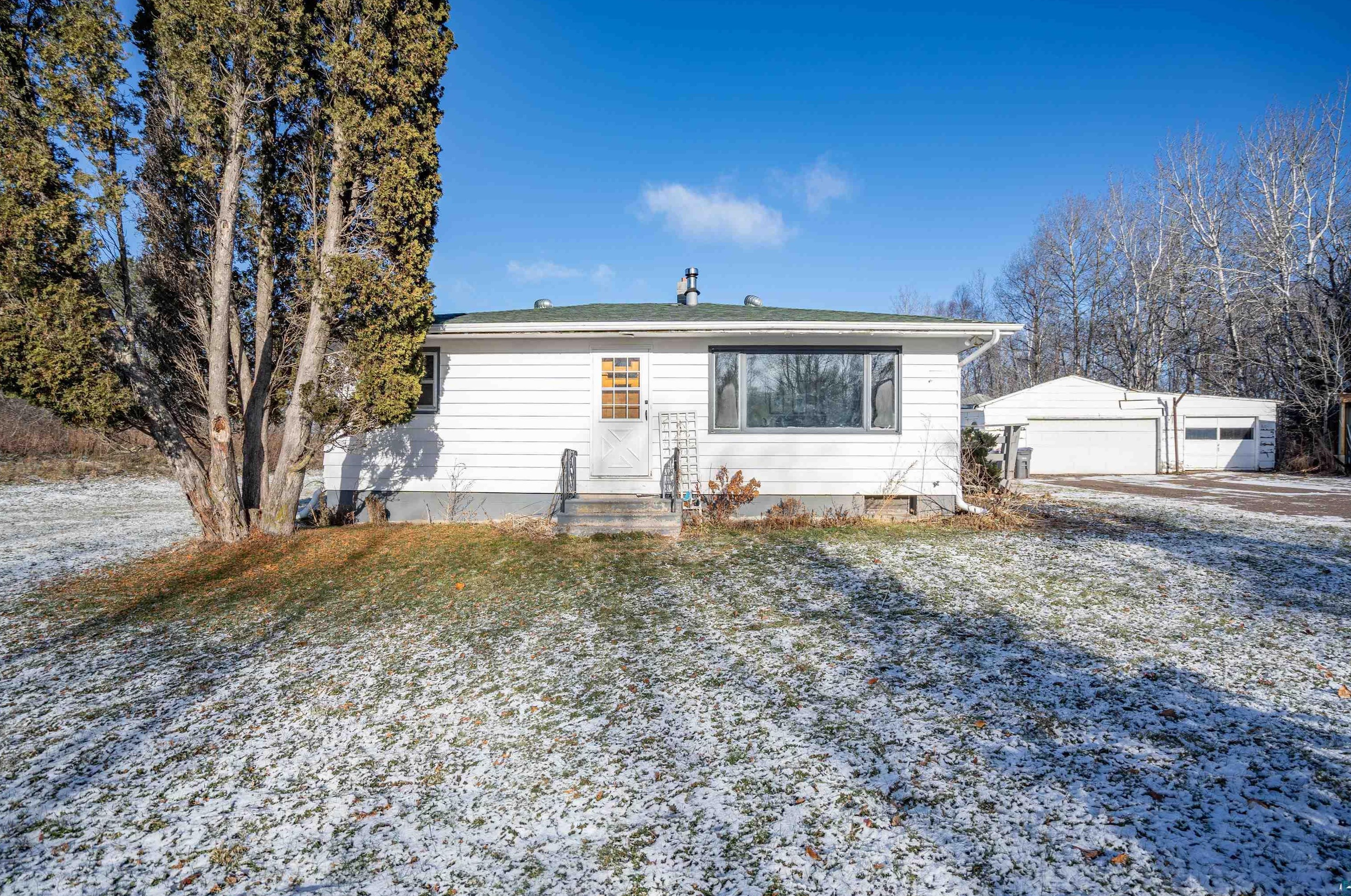 5867 Maple Grove Rd, Duluth, MN 55810