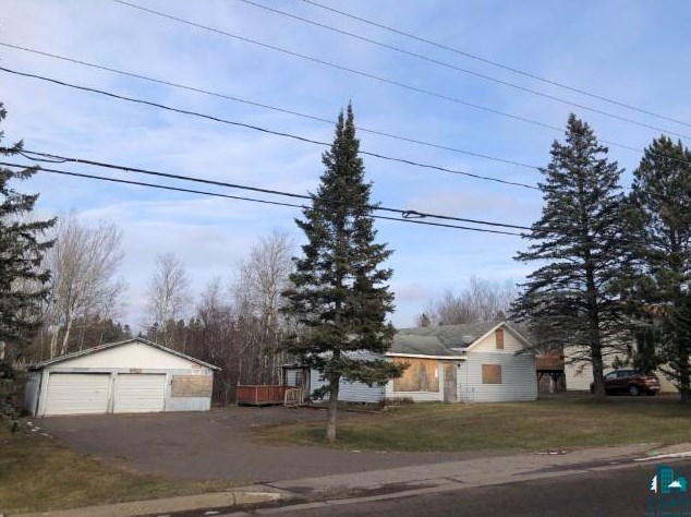1003 Maple Grove Rd, Duluth, MN 55811-4524