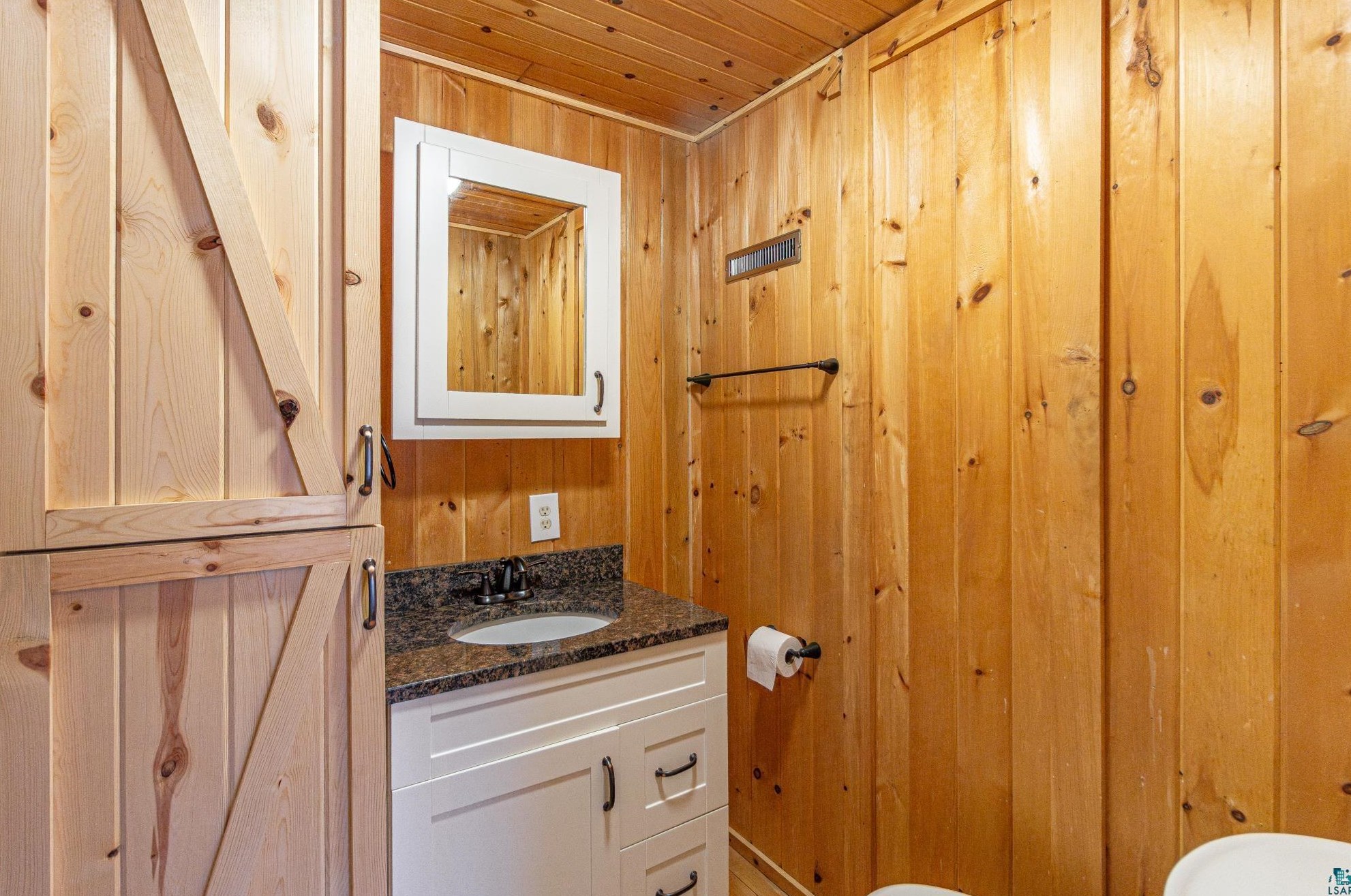 2210 Echo Trl, Ely MN  55731-8158 exterior