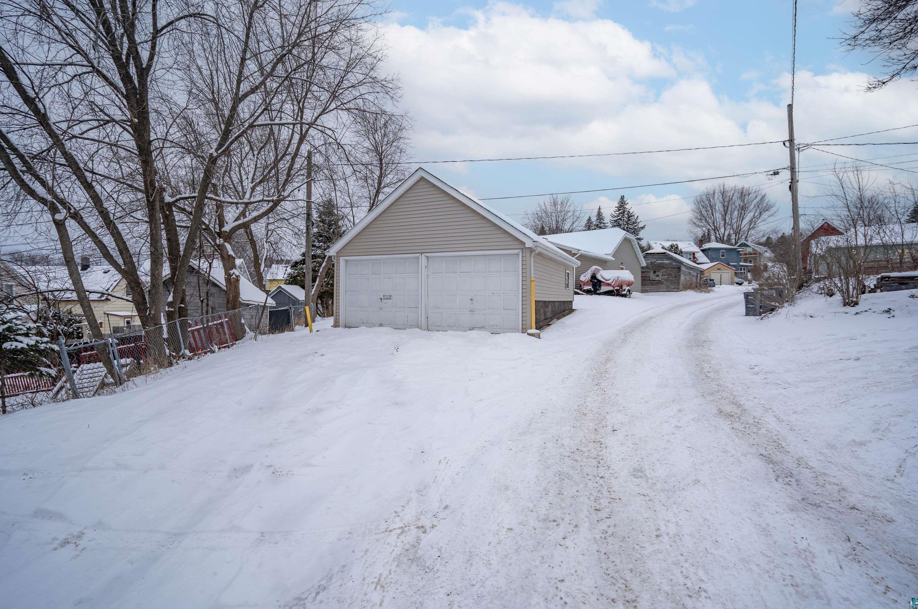 2761 Wellington St, Duluth, MN 55806-1444