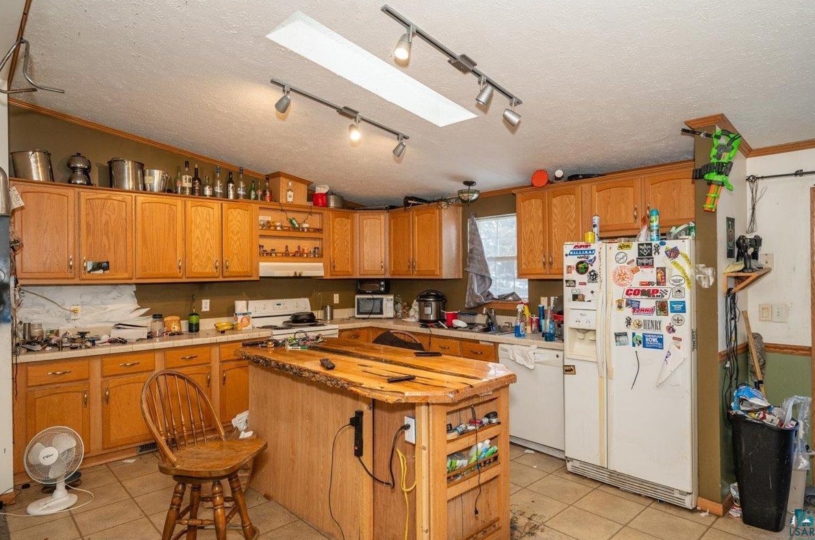 160 Lakewood Rd, Duluth, MN 55804
