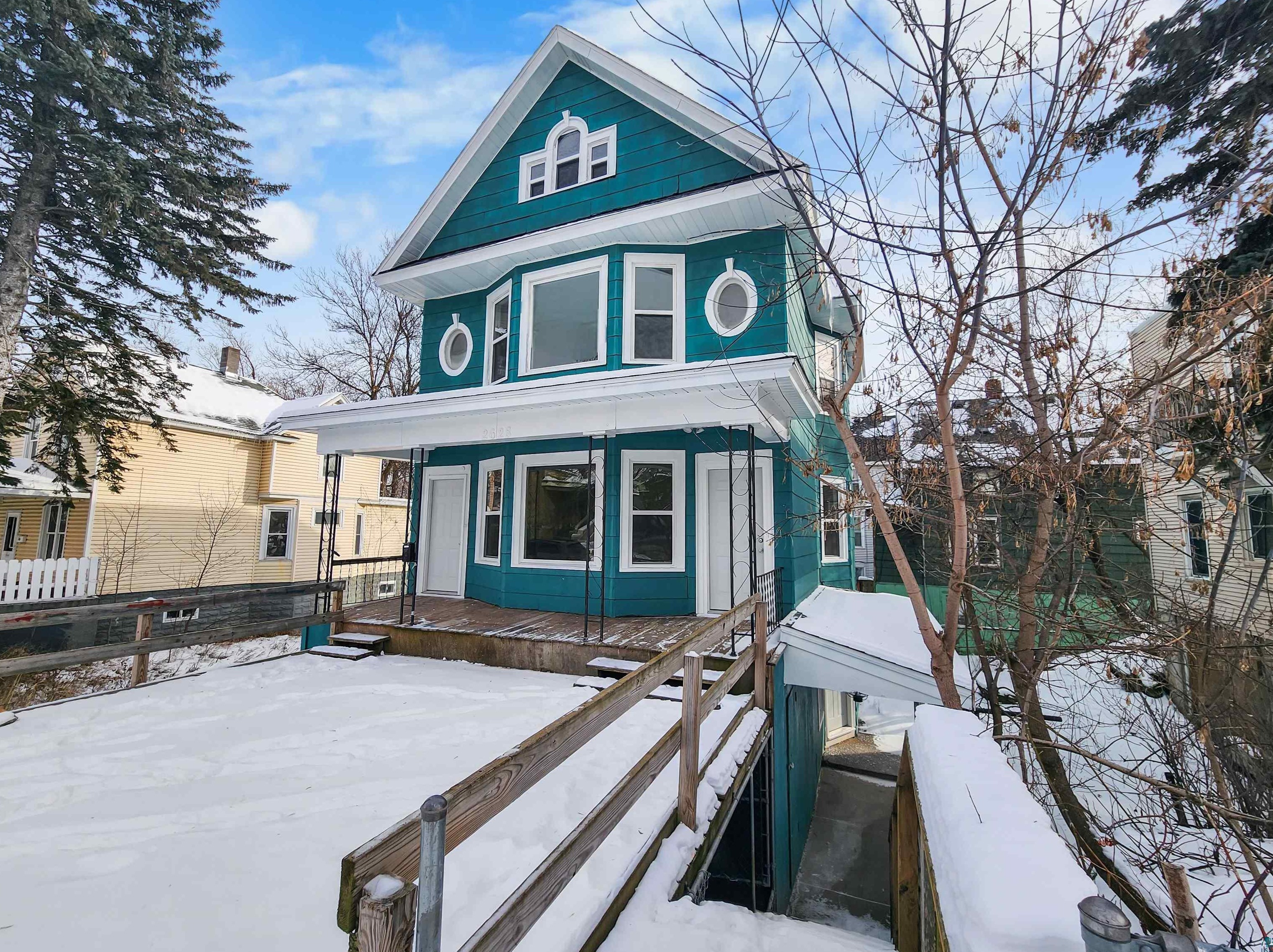 2628 W 2nd St, Duluth, MN 55806