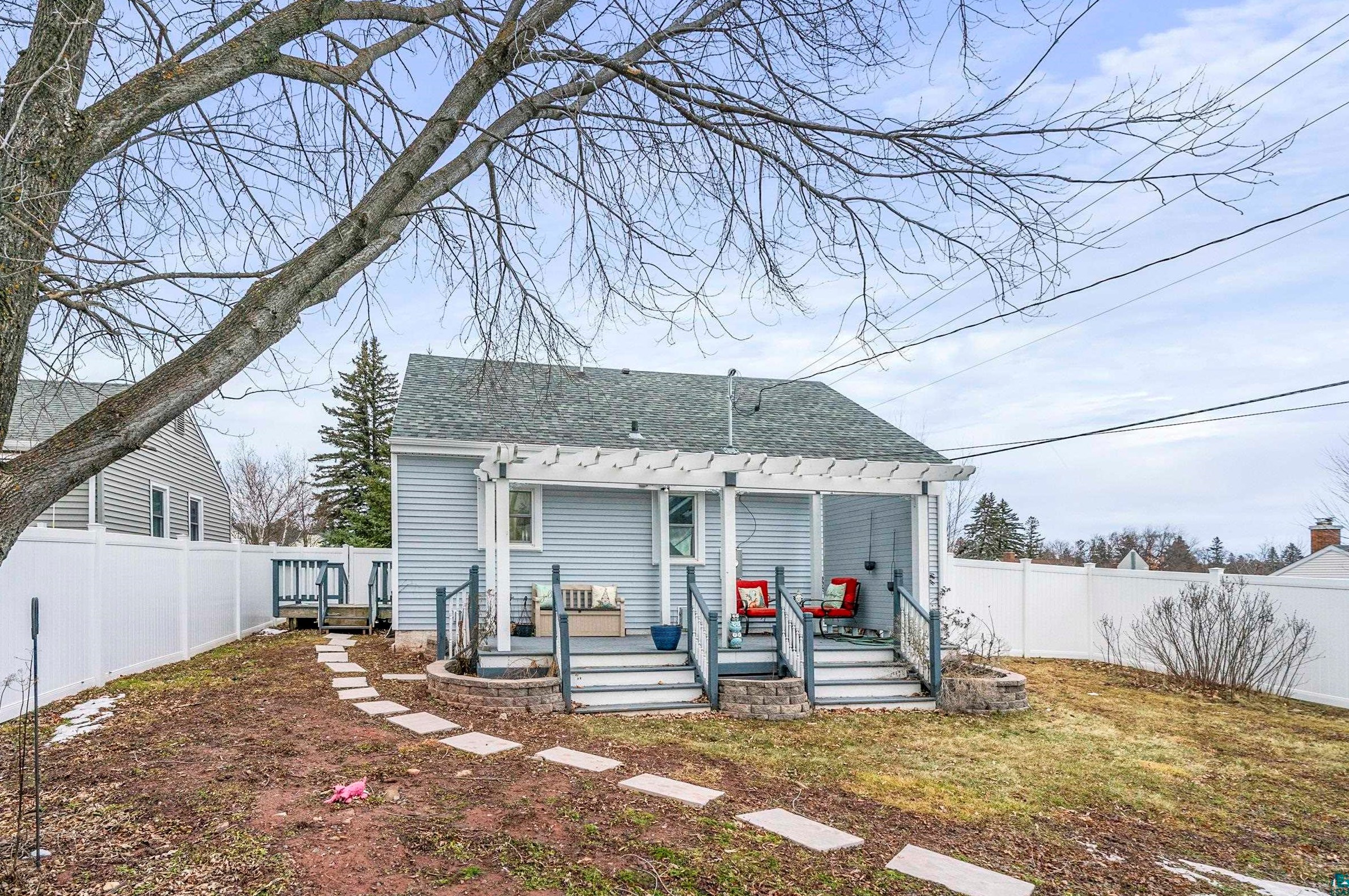 5130 Glenwood St, Duluth MN  55804-1624 exterior