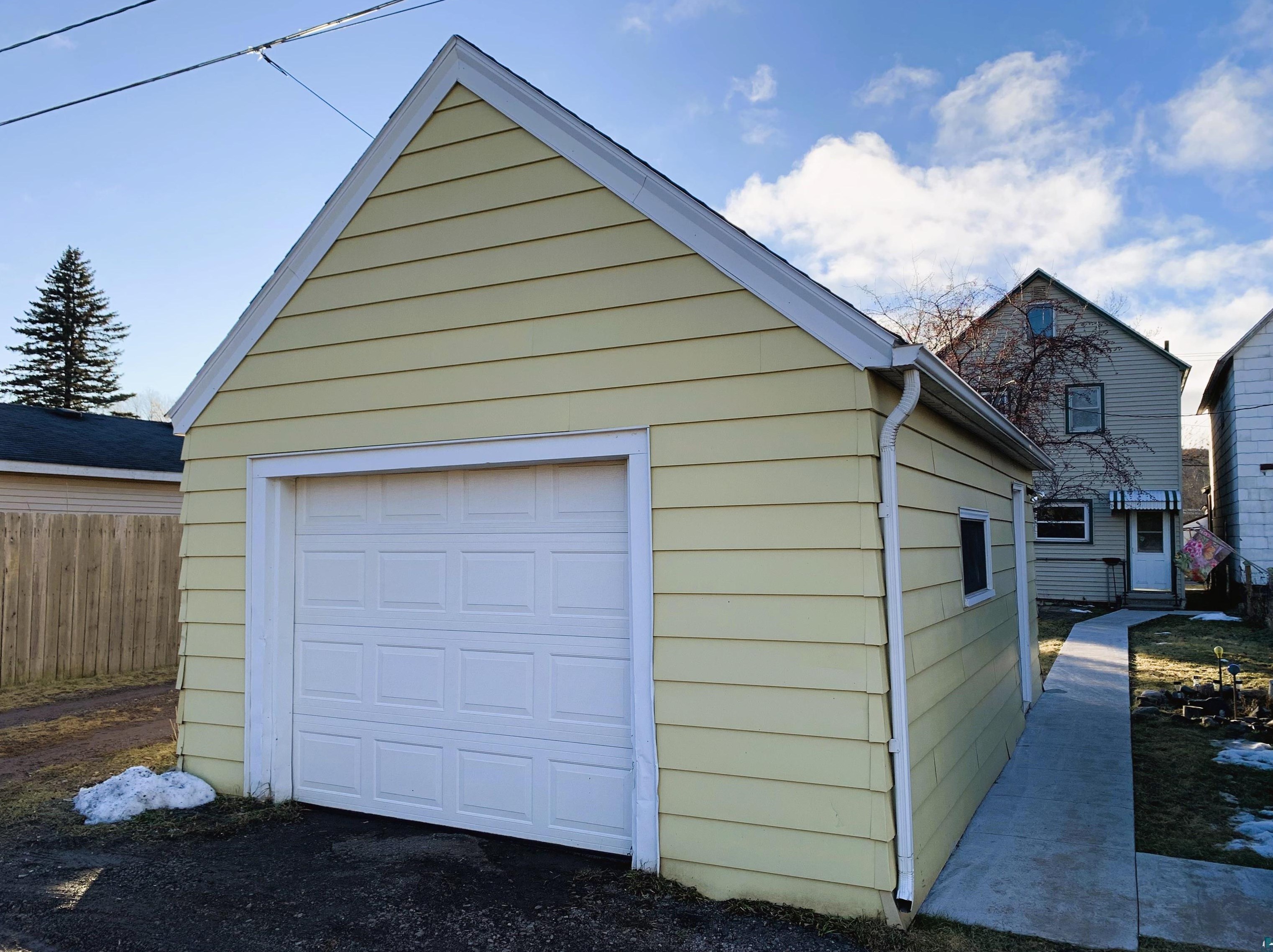 212 63rd Ave, Duluth, MN 55807-2263
