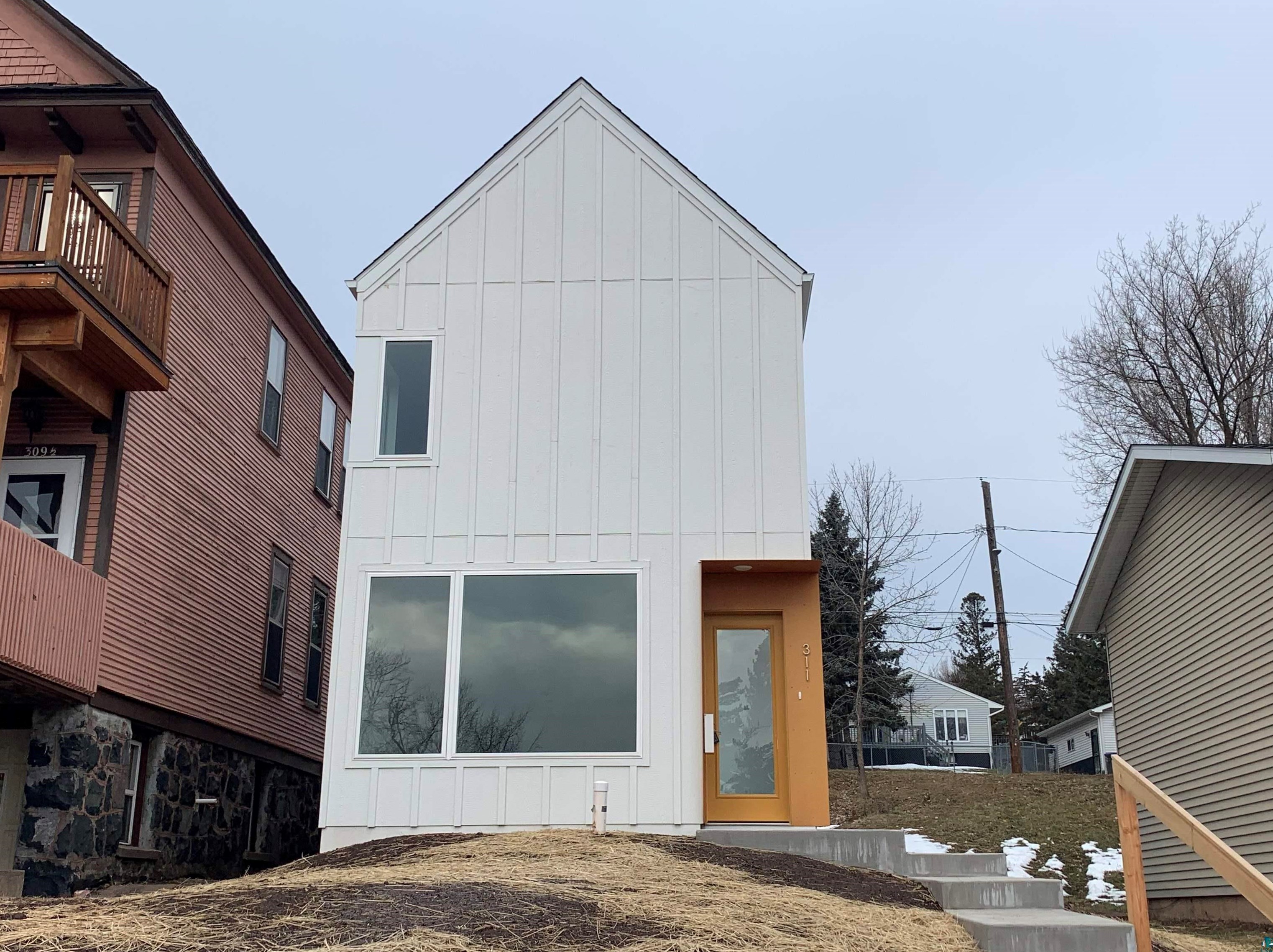 311 E 7th St, Duluth, MN 55805