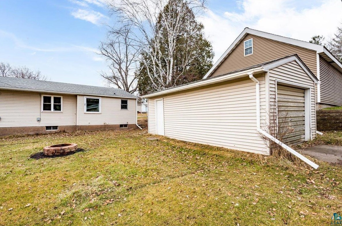 426 76th Ave, Duluth MN  55807-1709 exterior
