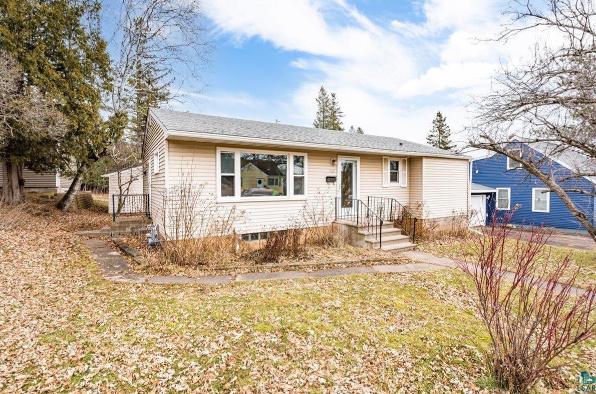 426 76th Ave, Duluth MN  55807-1709 exterior