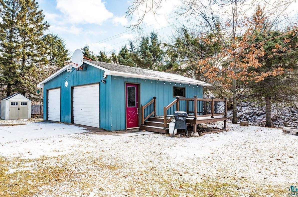 624 6th Ave, Two Harbors, MN 55616-1437