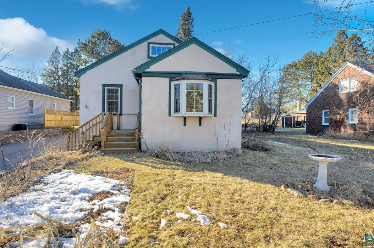 307 22nd St, Scanlon MN  55720-2126 exterior