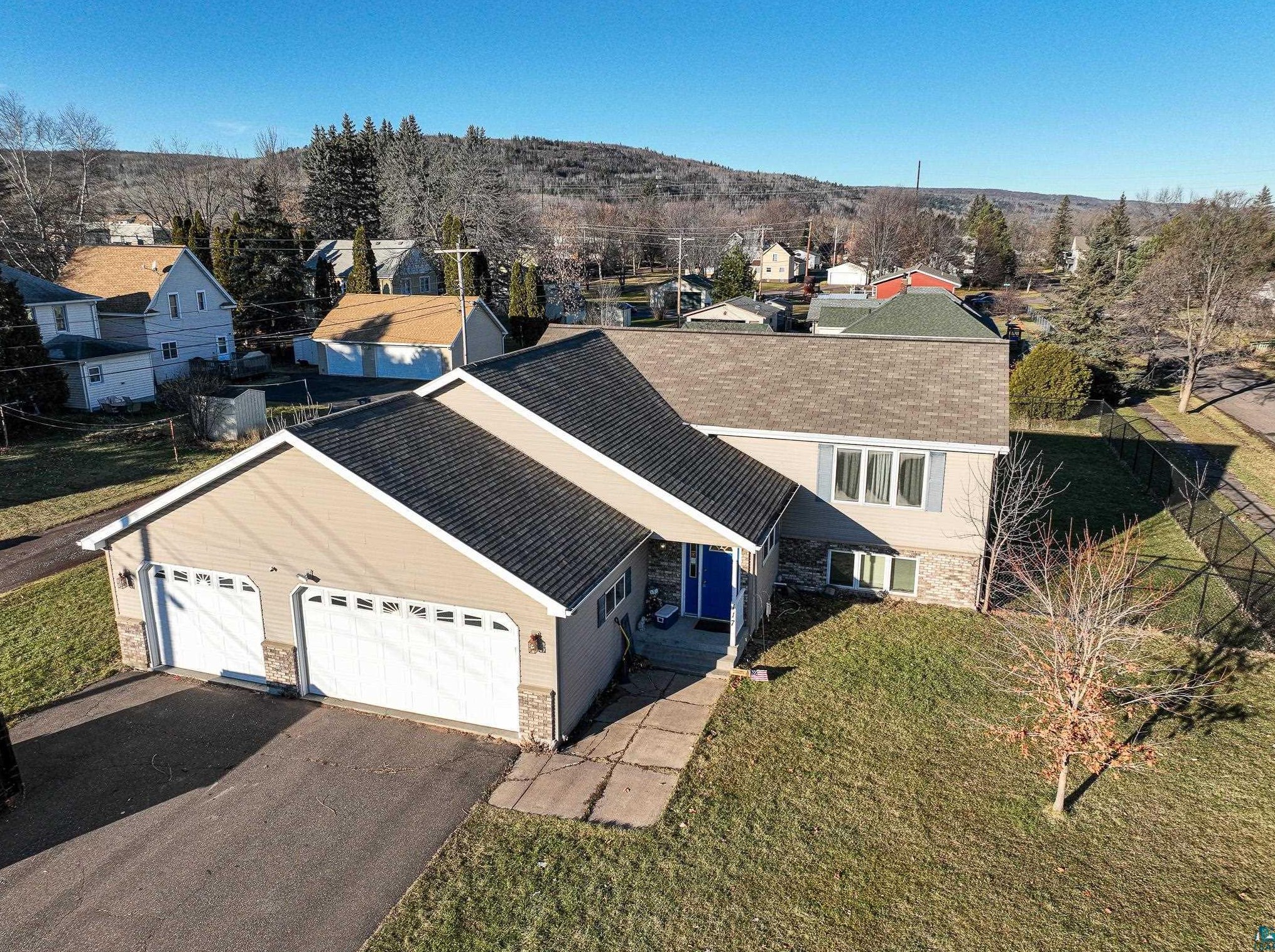 117 Dickson St, Duluth, MN 55808-1645