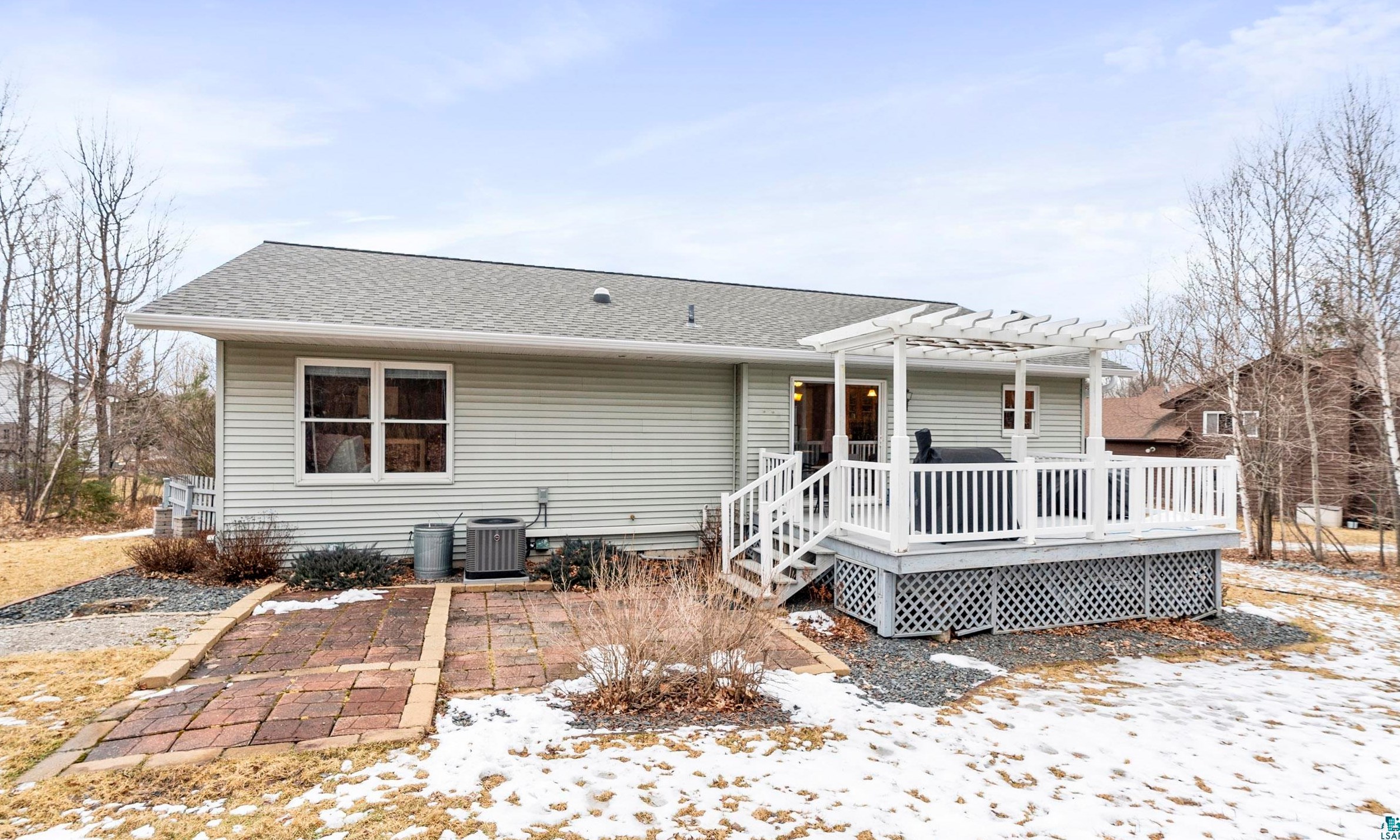 2311 Portage Dr, Duluth MN  55811-5802 exterior