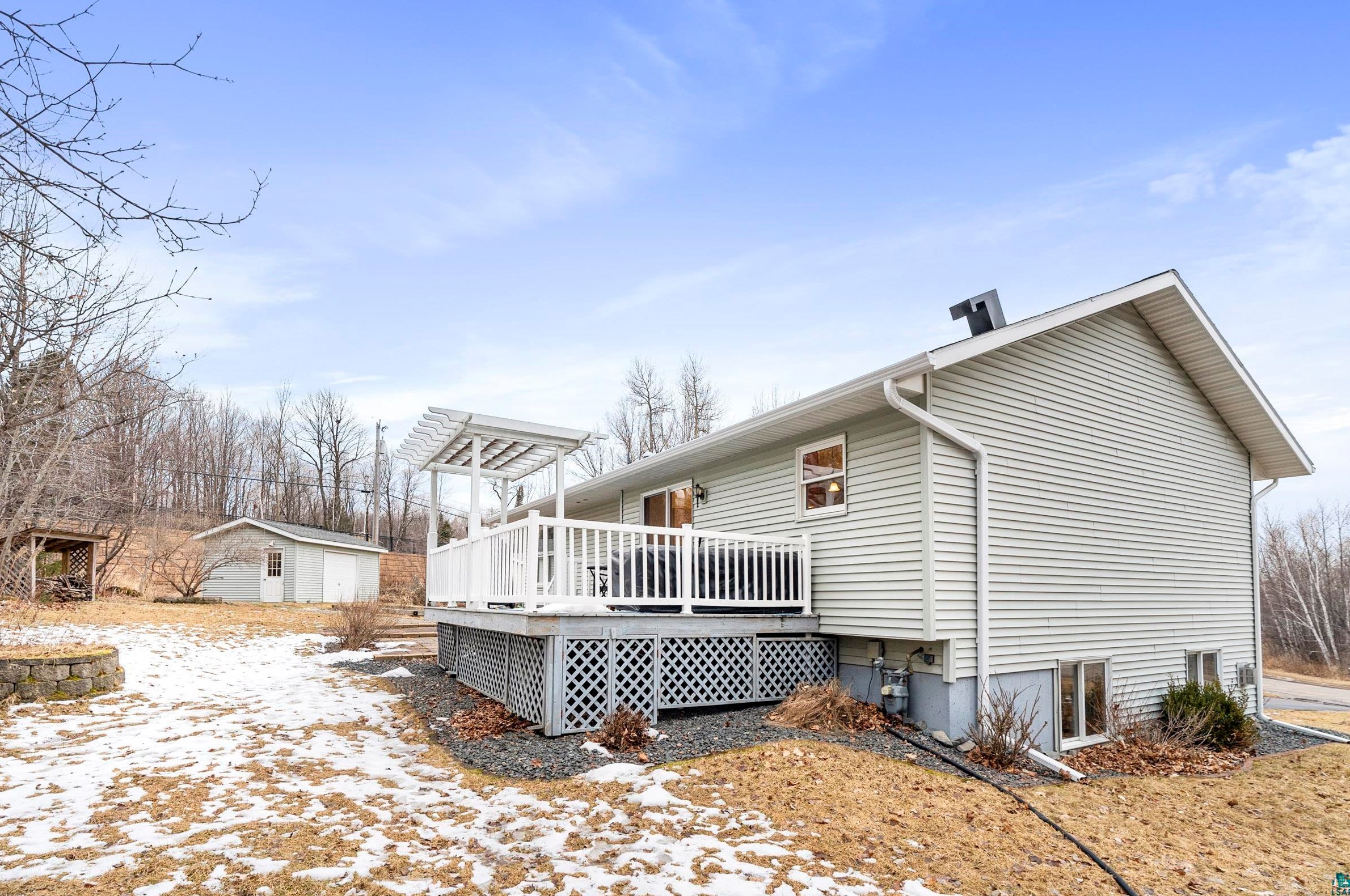 2311 Portage Dr, Duluth MN  55811-5802 exterior