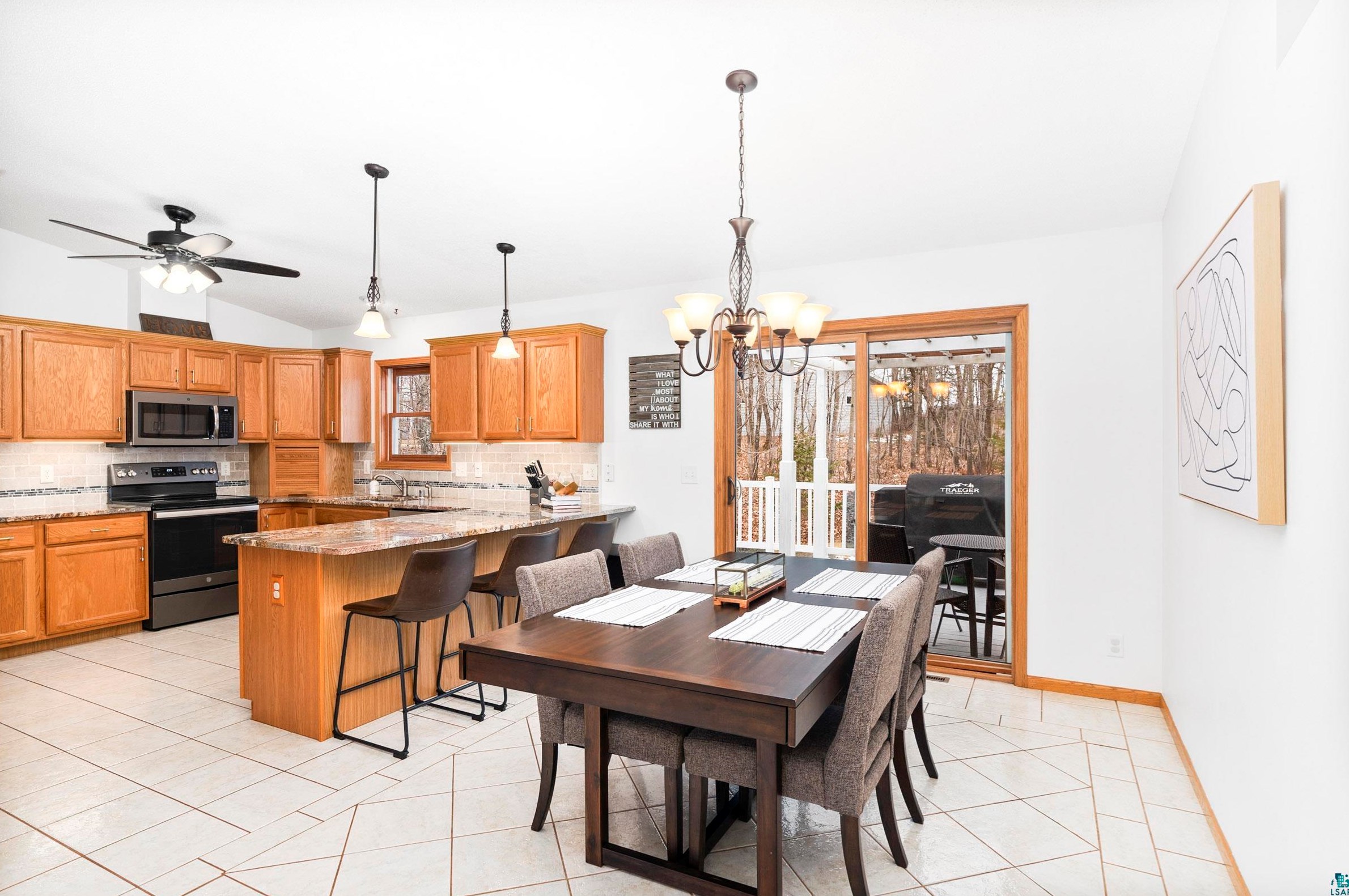 2311 Portage Dr, Duluth MN  55811-5802 exterior