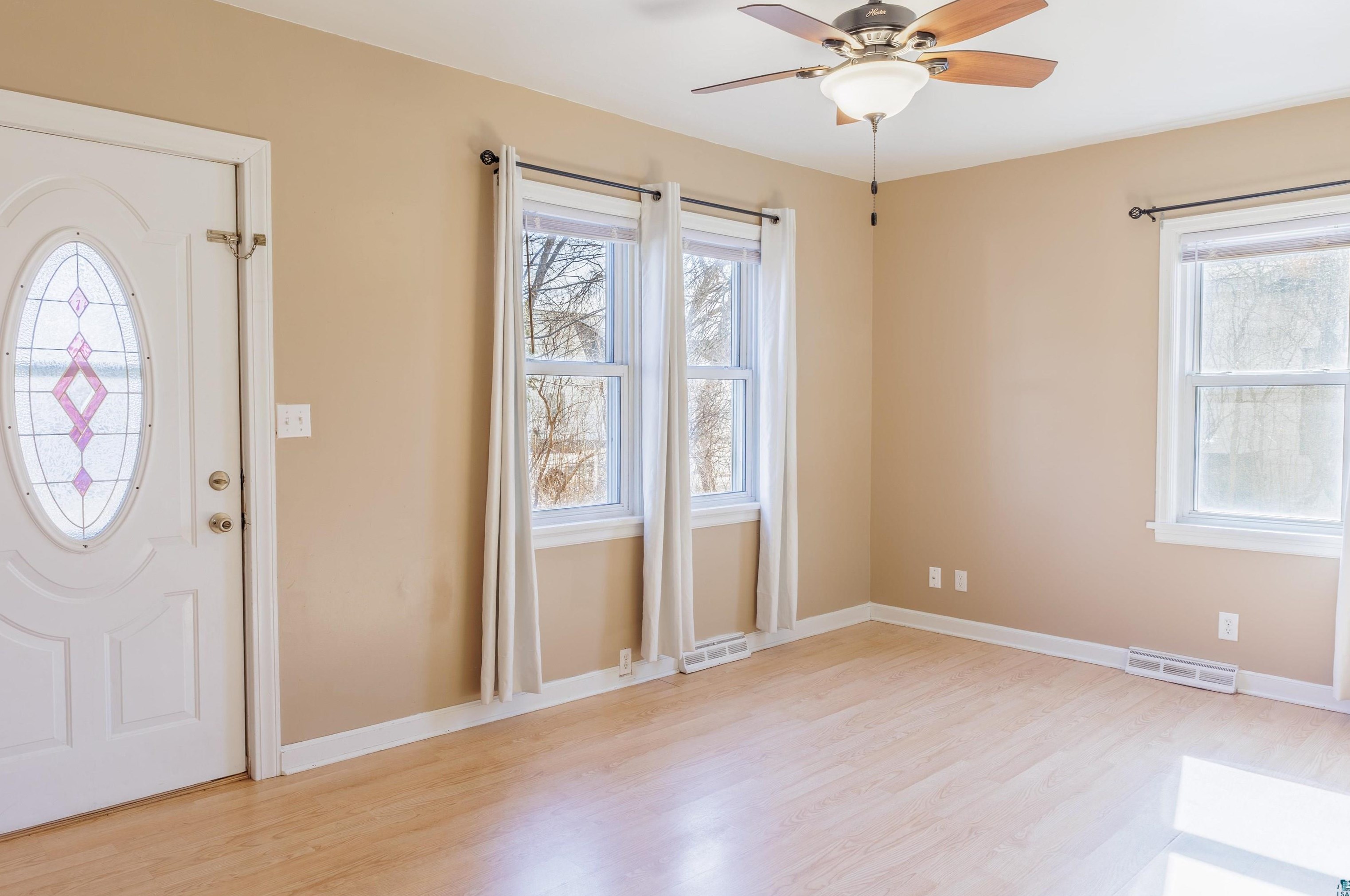 327 8th St, Scanlon MN  55720-2023 exterior