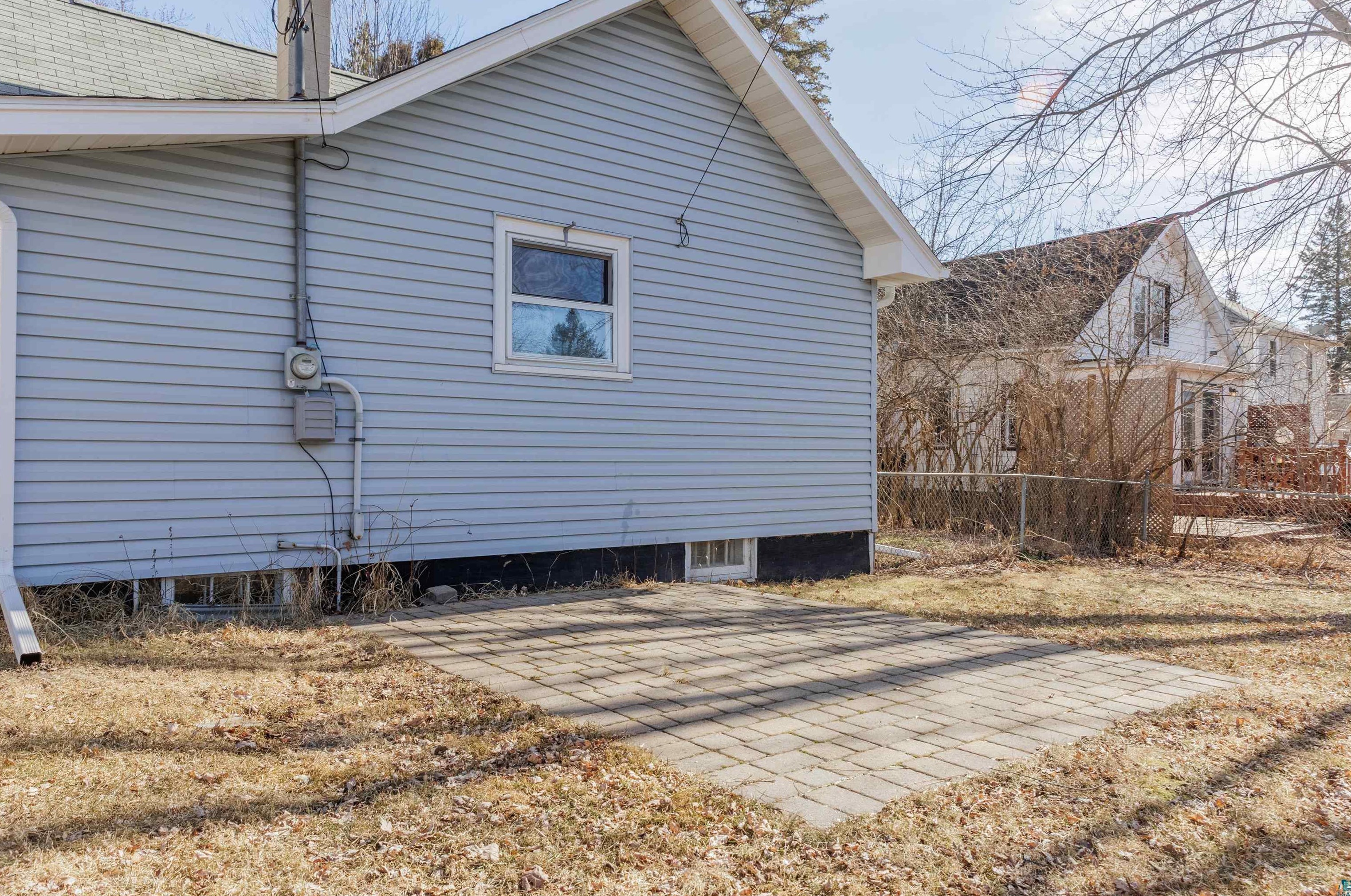 327 8th St, Scanlon MN  55720-2023 exterior