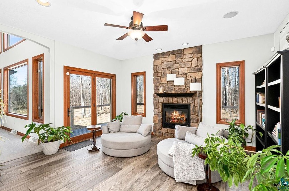 5386 Roosevelt Dr, Duluth MN  55811-3678 exterior