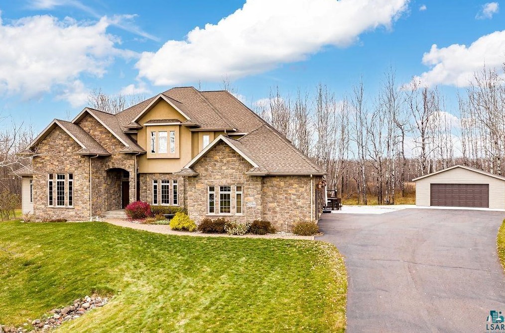 5386 Roosevelt Dr, Duluth MN  55811-3678 exterior