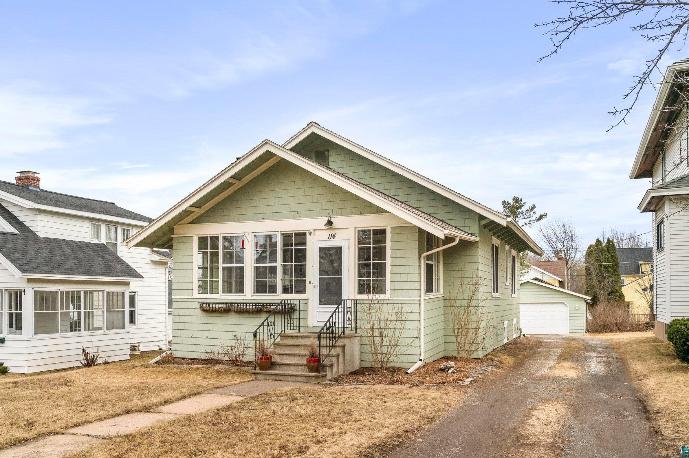 114 Waverly Pl, Duluth, MN 55803-2421