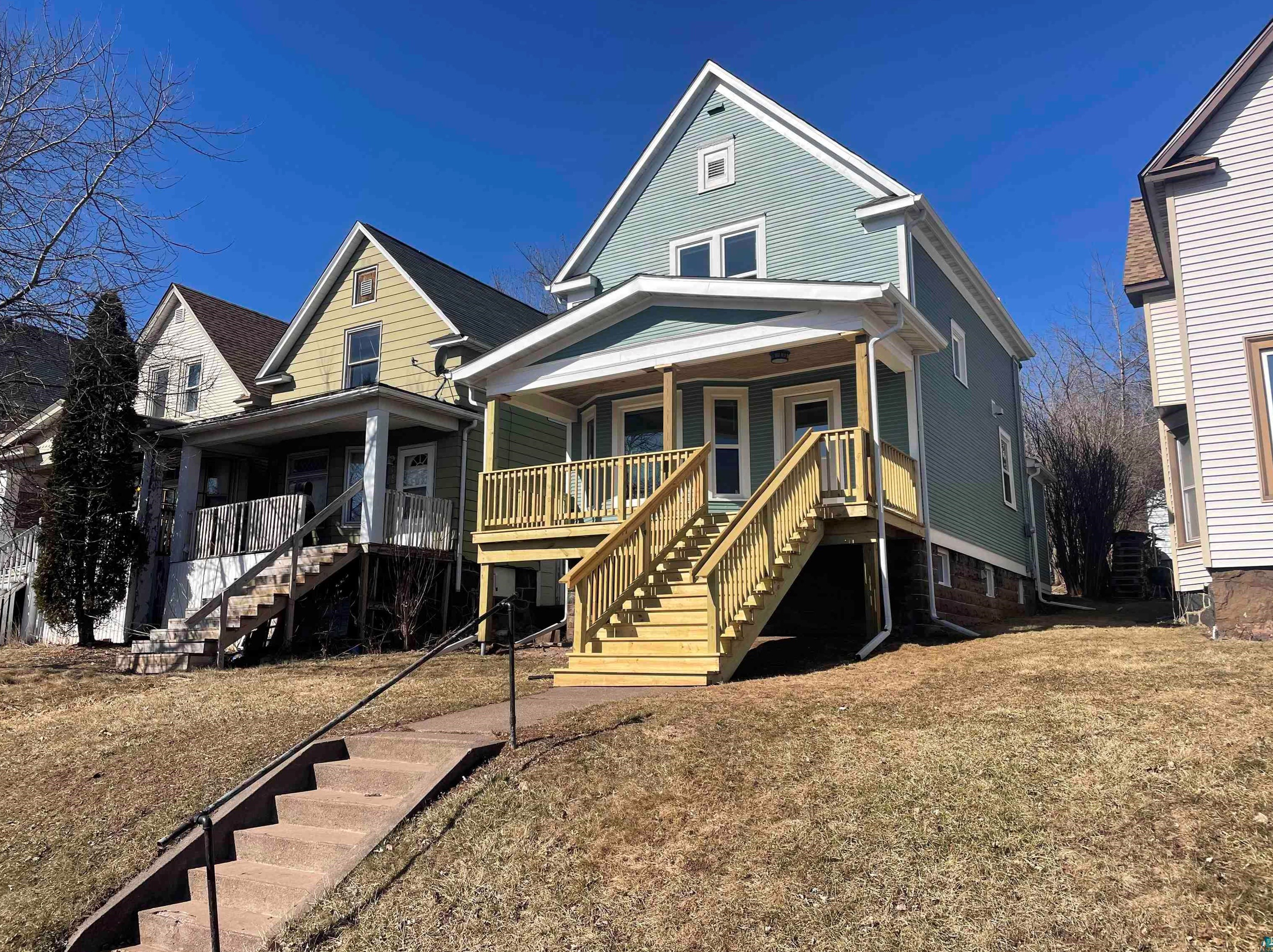 2315 W 4th St, Duluth, MN 55806