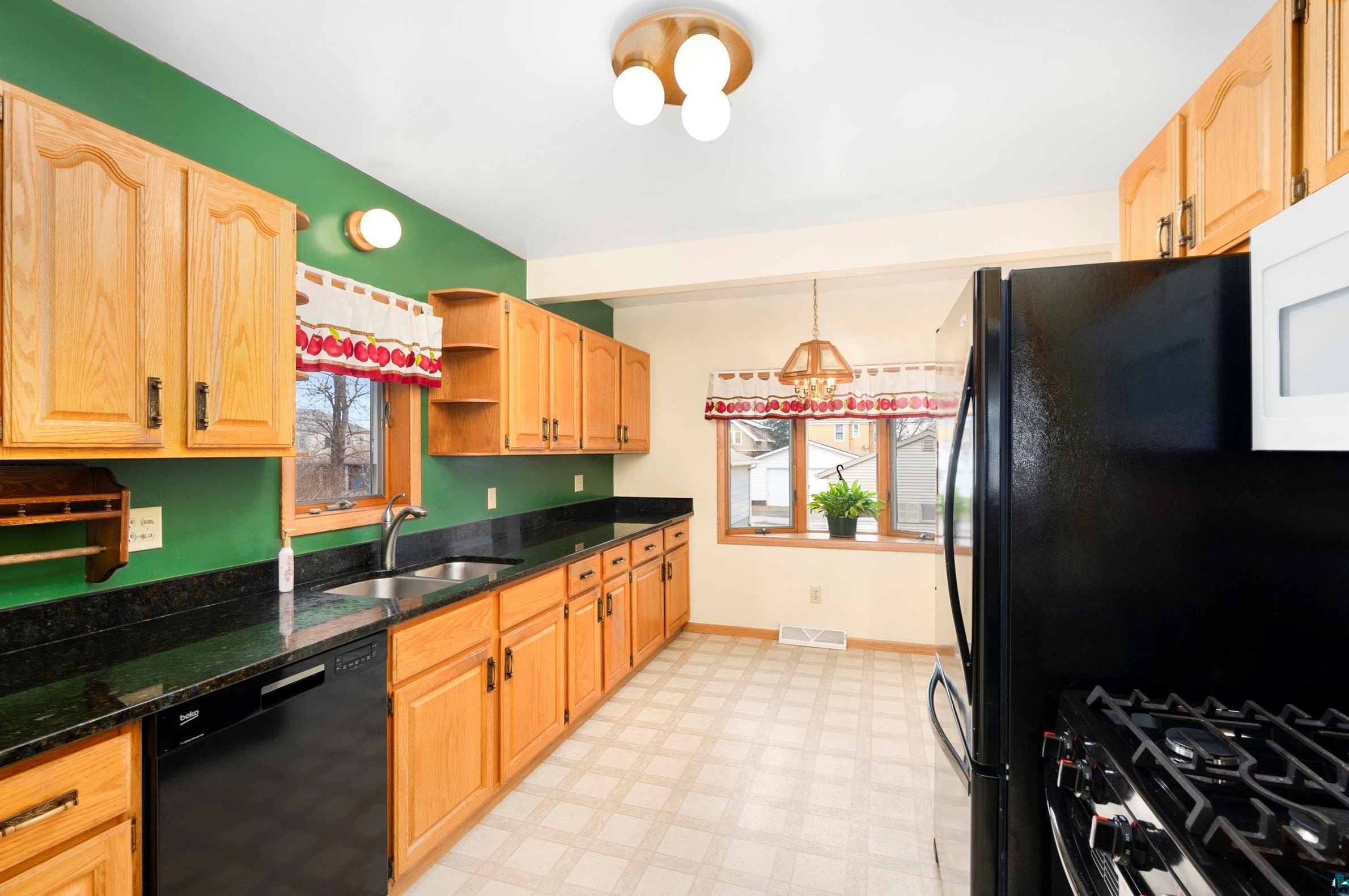 4018 4 St, Duluth MN 55805-1730 exterior