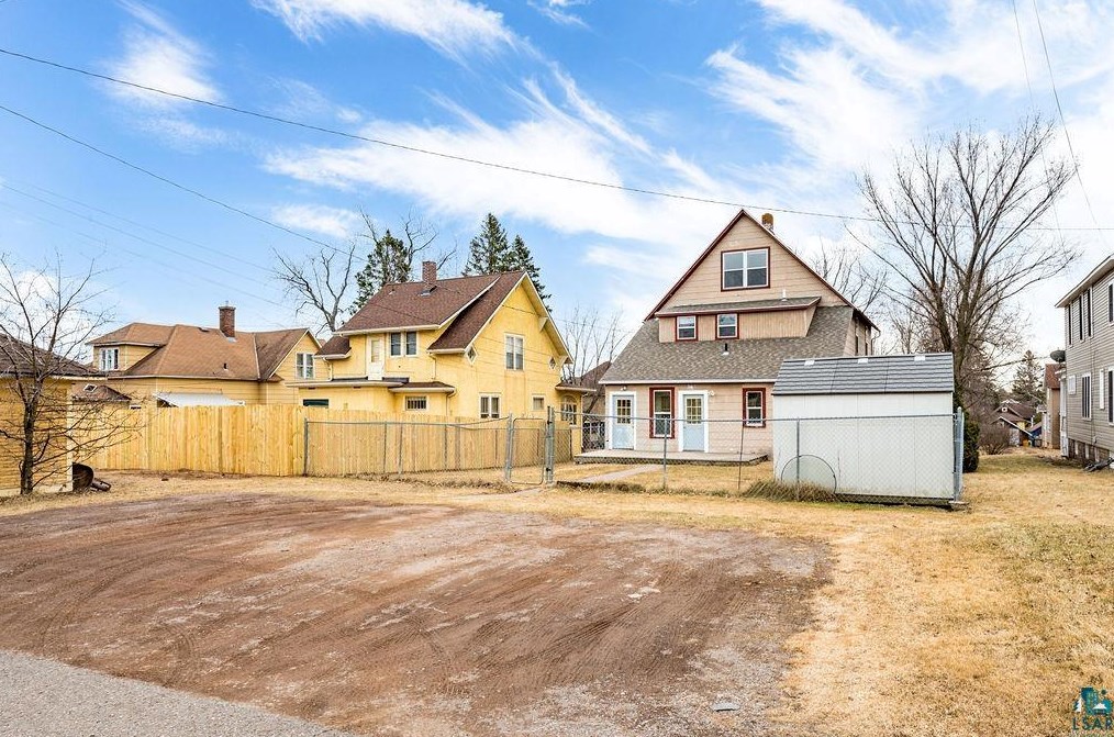 609 8th Ave, Two Harbors MN  55616-1309 exterior