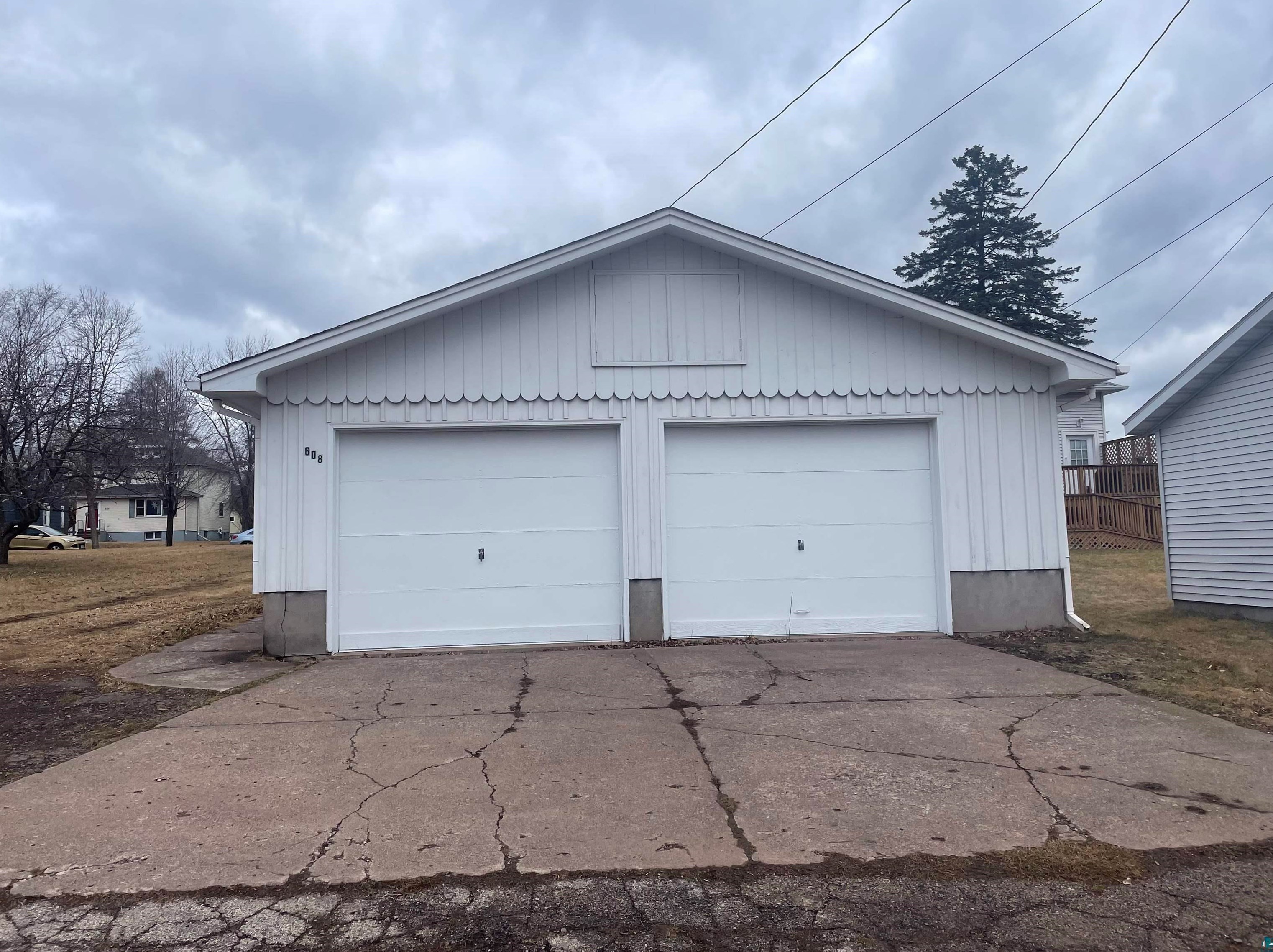 608 10th Ave, Two Harbors MN  55616-1339 exterior