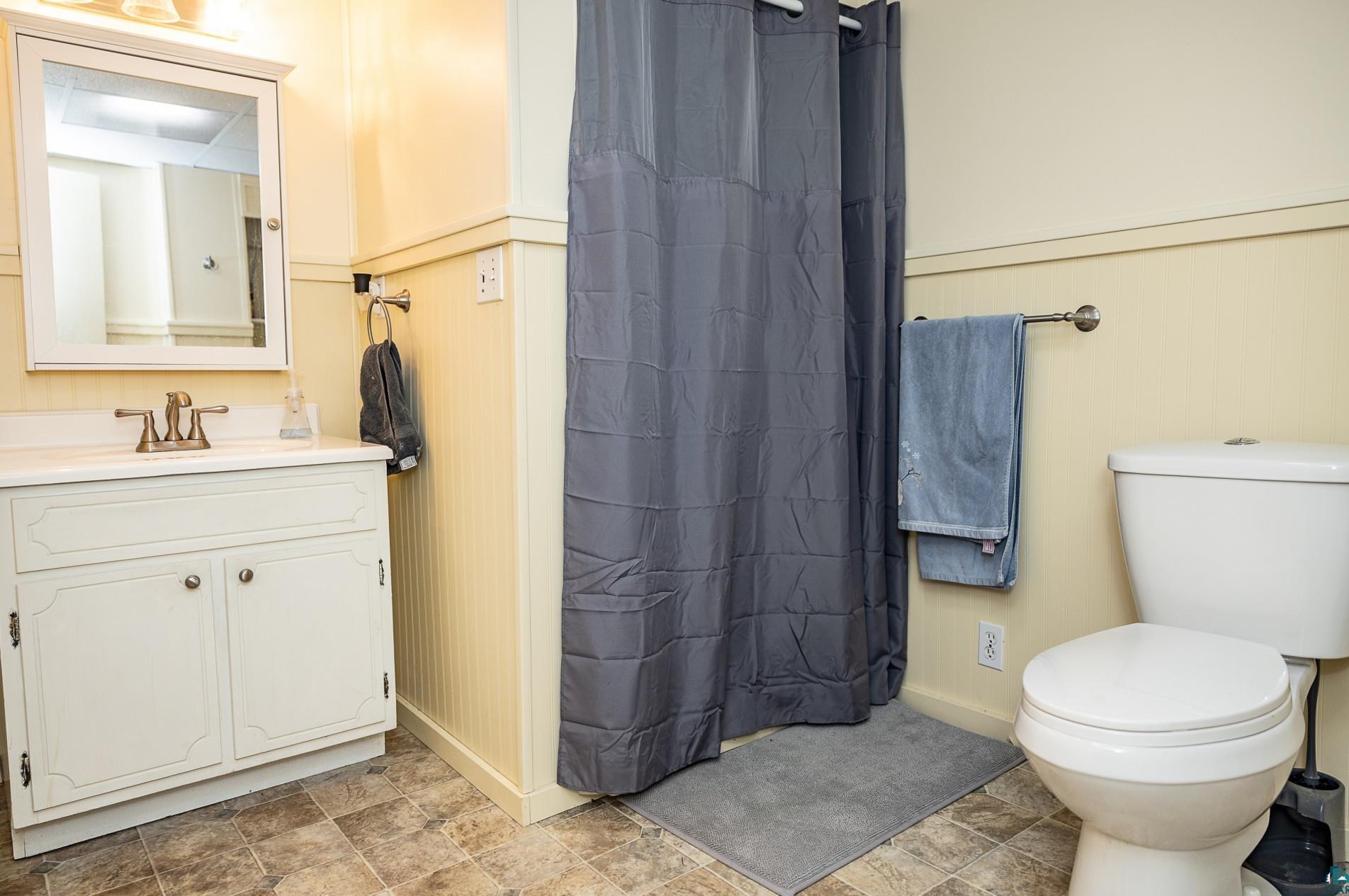 210 Inner Dr, Hibbing MN  55746-2647 exterior