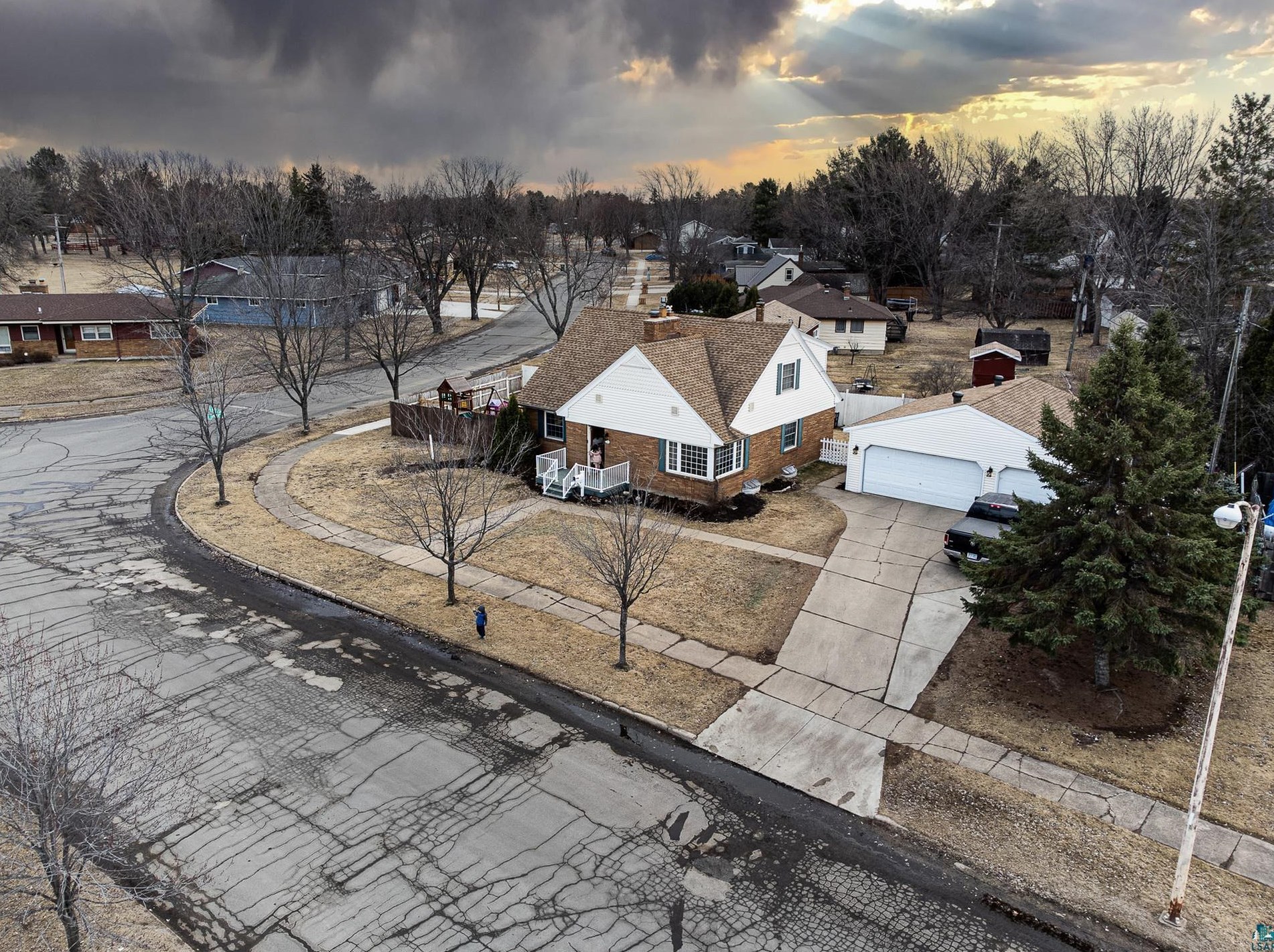 210 Inner Dr, Hibbing MN  55746-2647 exterior