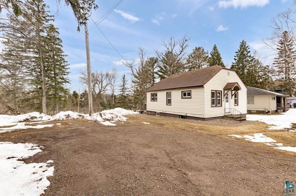 29 Thomson Rd, Esko, MN 55733