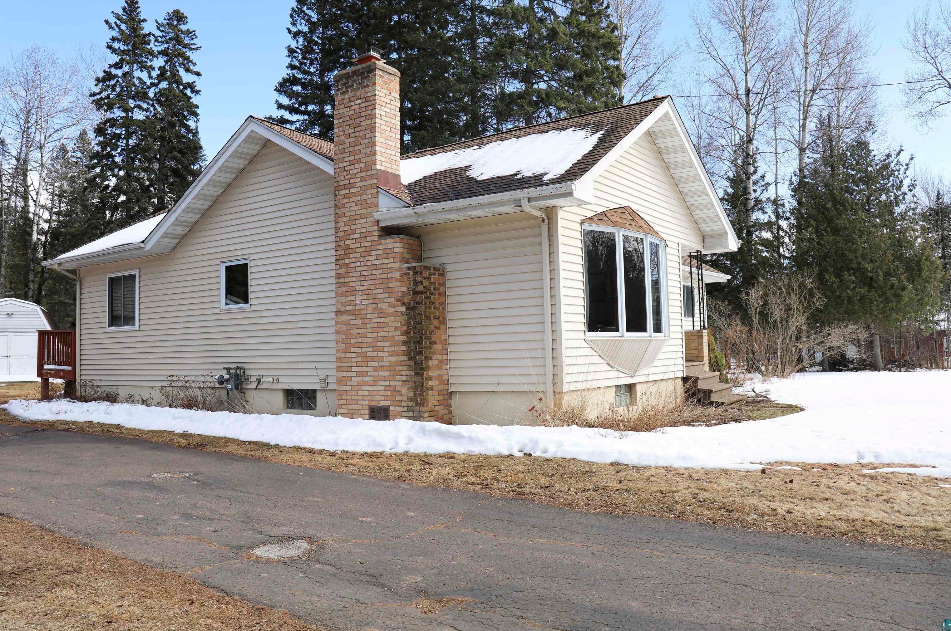 4856 Midway Rd, Duluth, MN 55811-9765