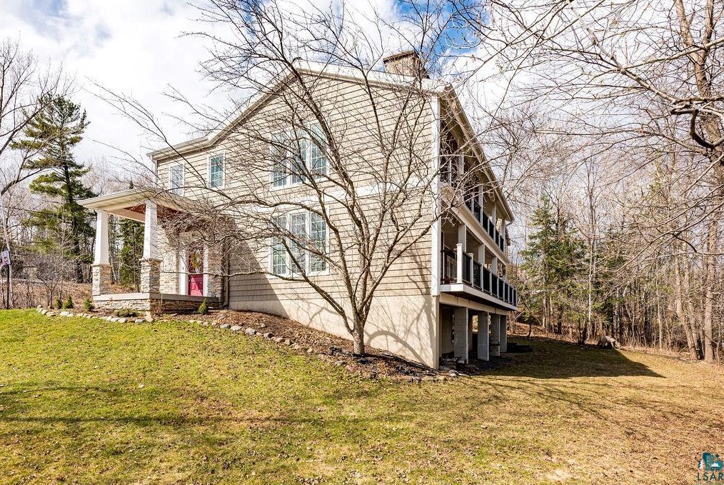 802 Ridgewood Rd, Duluth, MN 55804-1733
