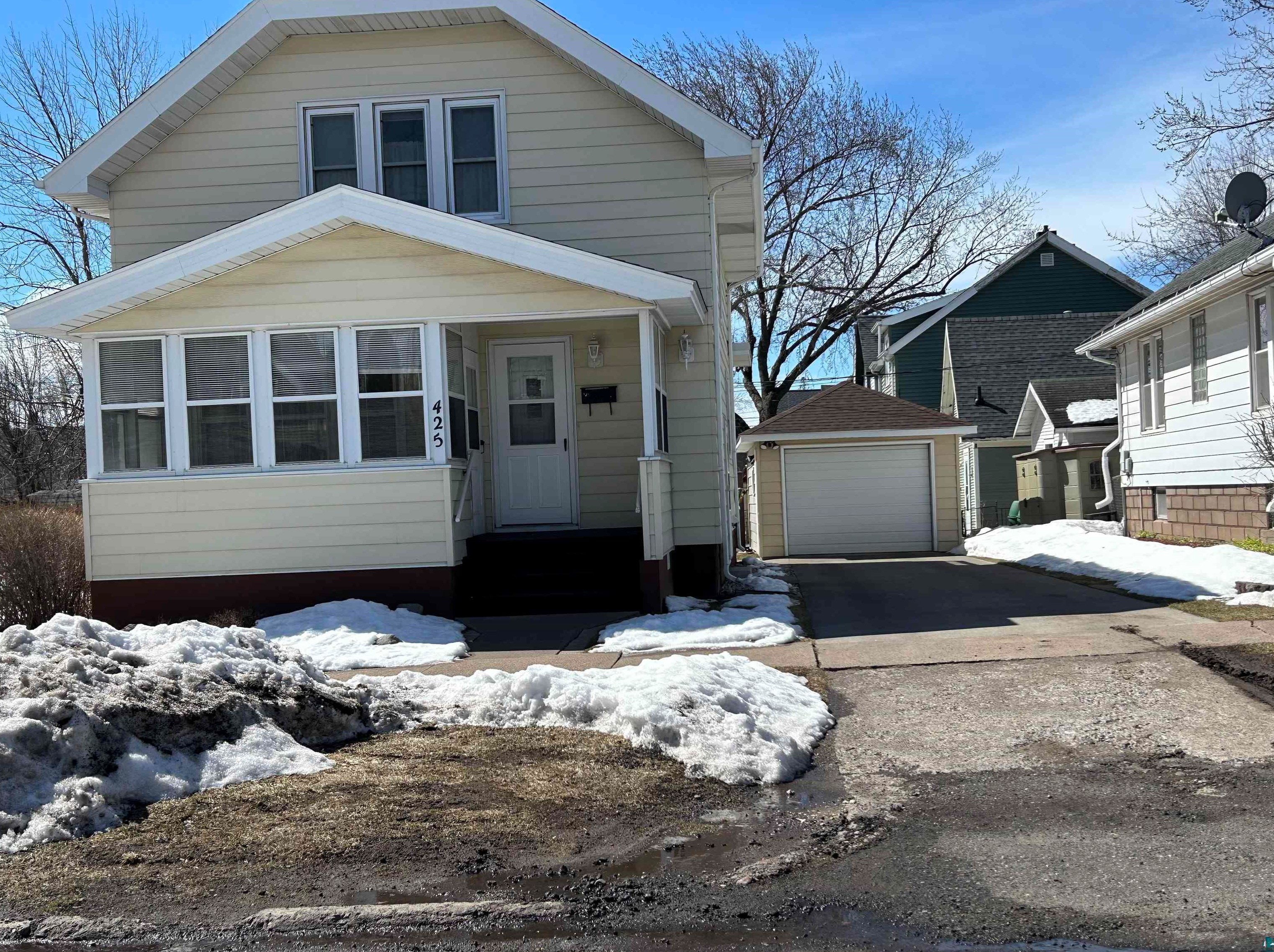 425 39th Ave, Duluth, MN 55807-1624