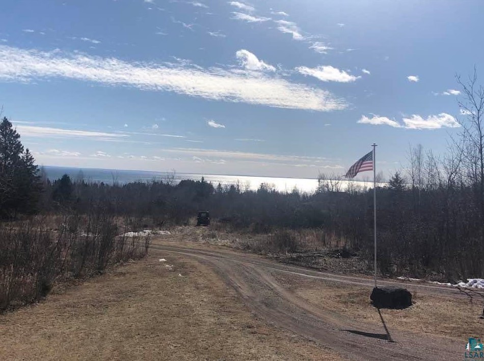 2619 Cedar Wolf Trl, Two Harbors MN  55616-4012 exterior