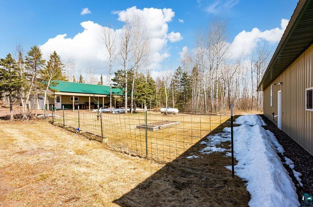 2619 Cedar Wolf Trl, Two Harbors MN  55616-4012 exterior