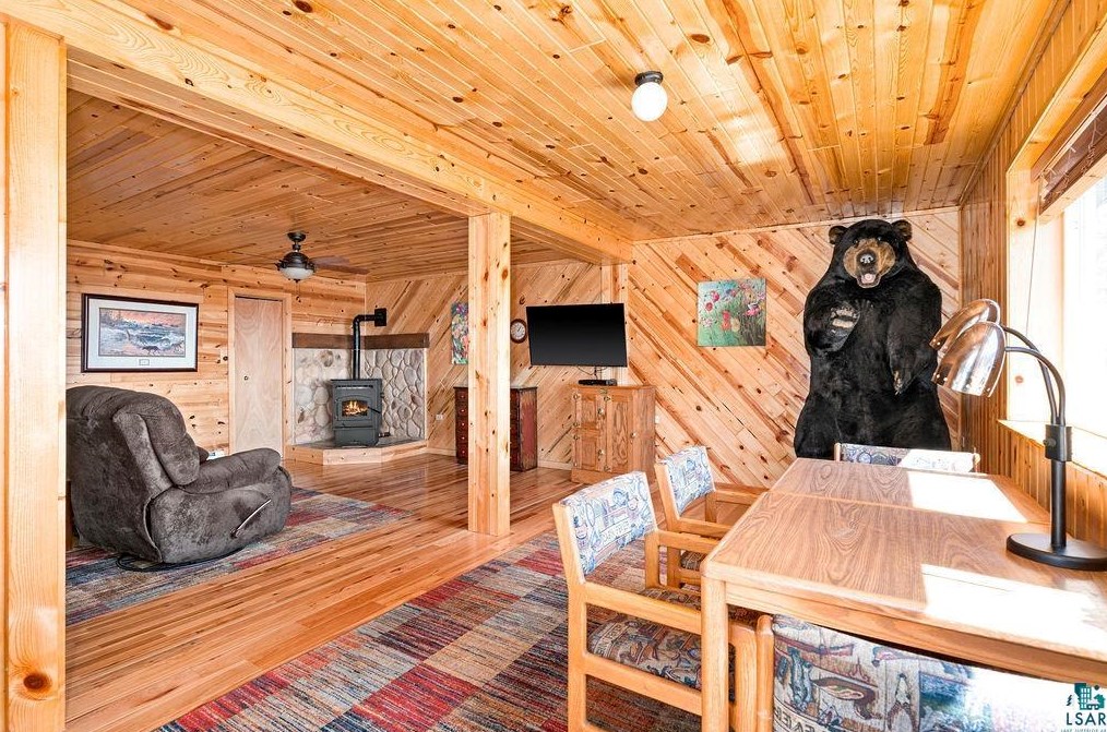 2619 Cedar Wolf Trl, Two Harbors MN  55616-4012 exterior