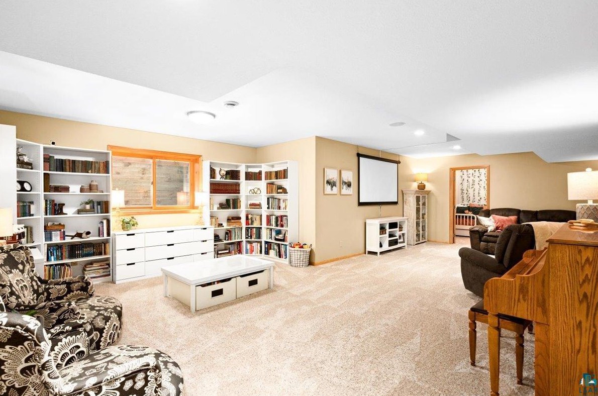 1318 Margaret Dr, Scanlon MN  55720-2906 exterior