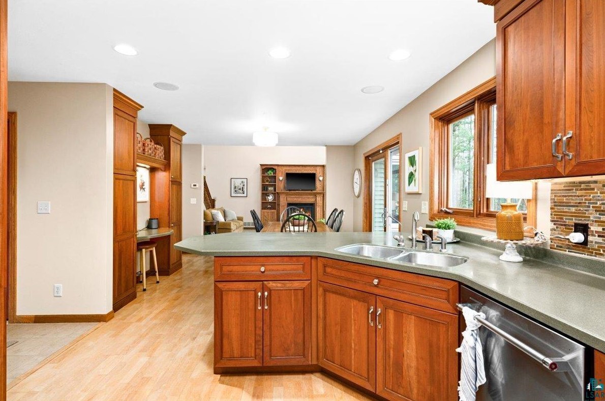1318 Margaret Dr, Scanlon MN  55720-2906 exterior