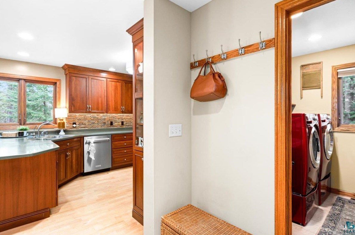 1318 Margaret Dr, Scanlon MN  55720-2906 exterior