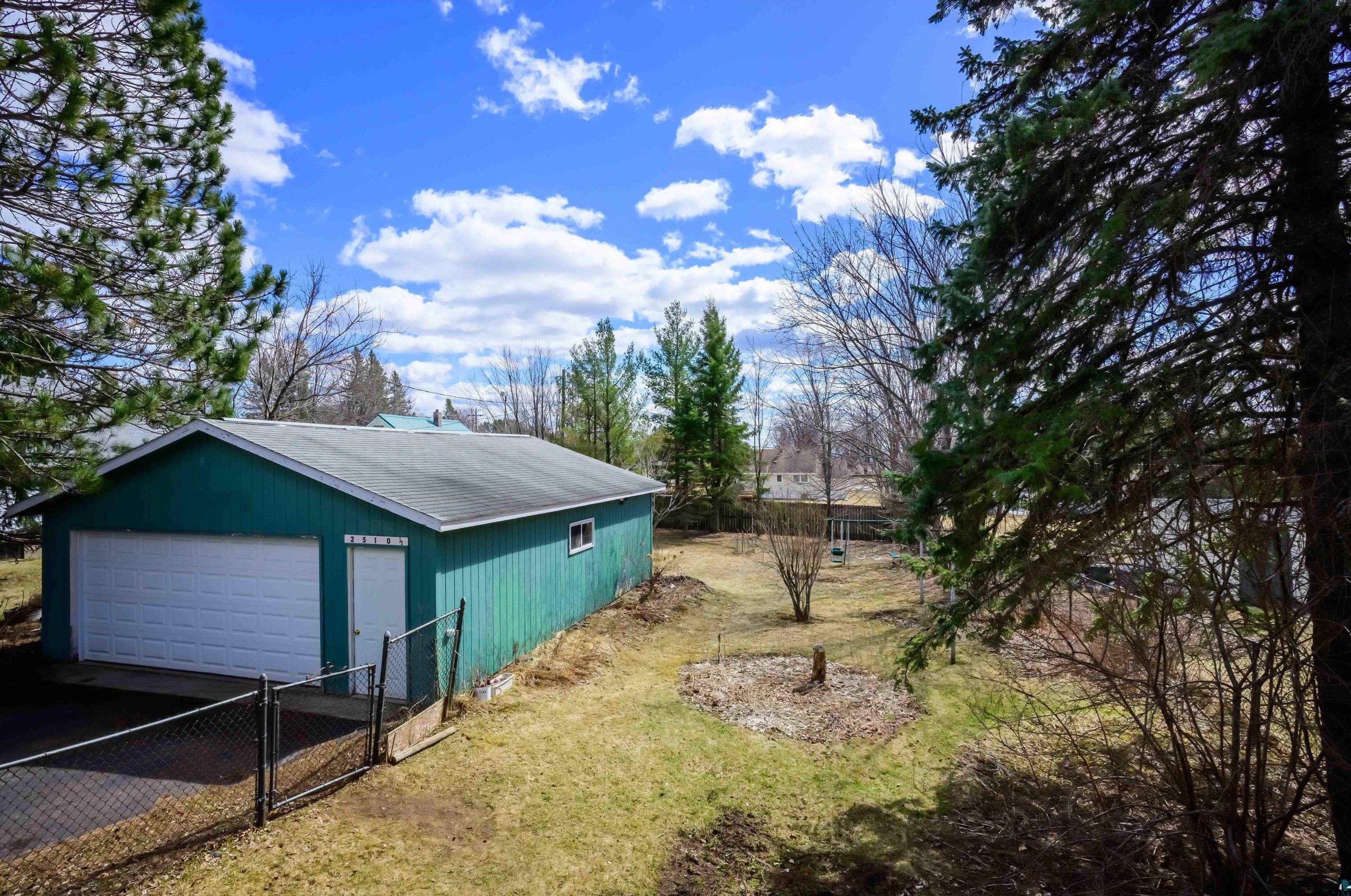 2510 Harvey St, Duluth, MN 55811