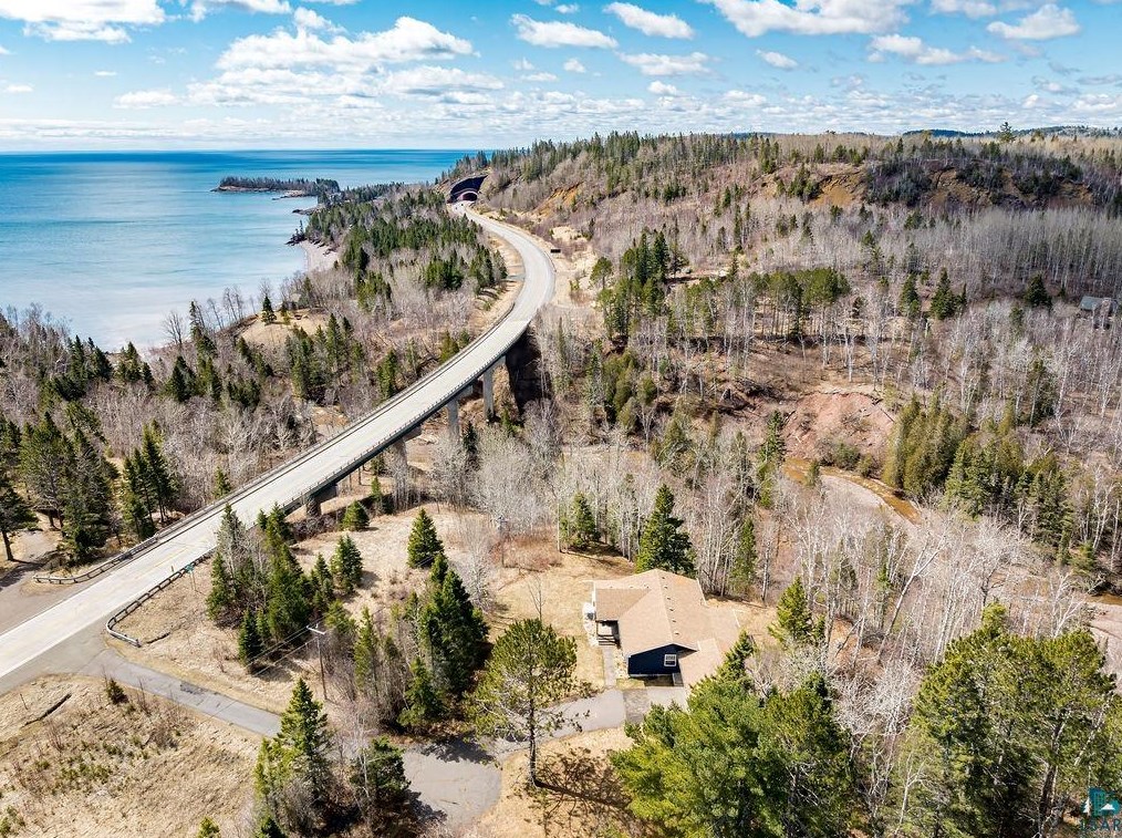 2467 Hwy 61, Two Harbors, MN 55616