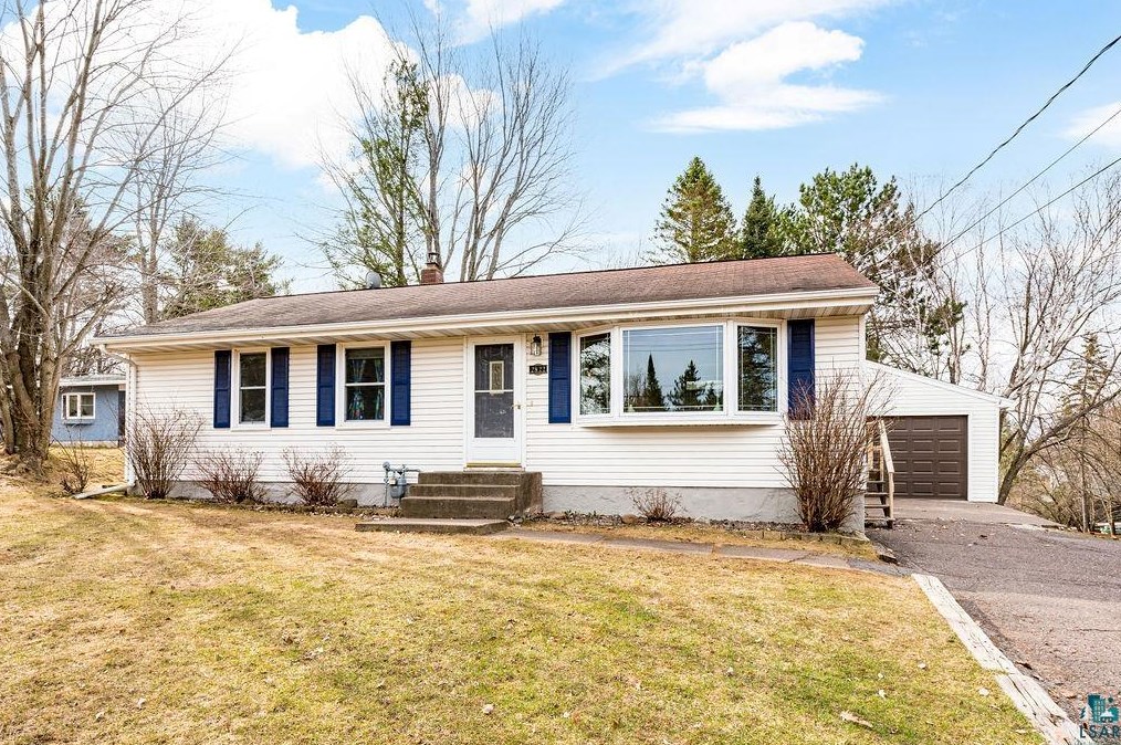 2822 Hagberg St, Duluth, MN 55811-2878