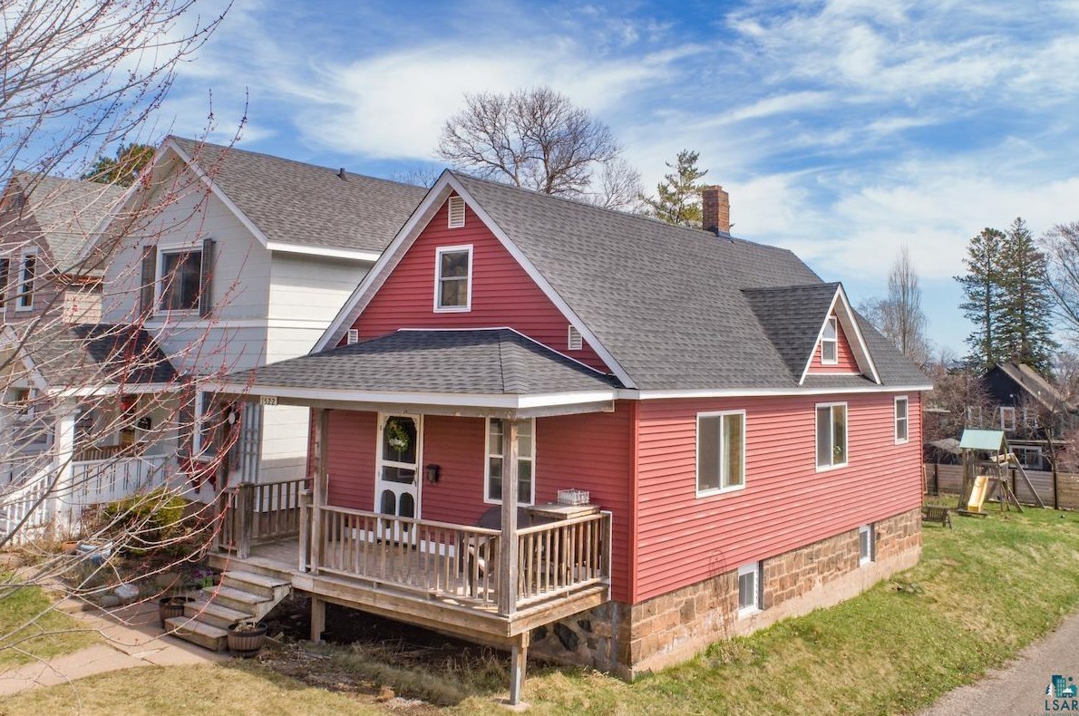 1522 E 7th St, Duluth, MN 55812