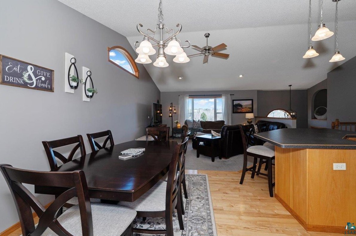 425 Clark Ct, Duluth MN 55811-5001 exterior