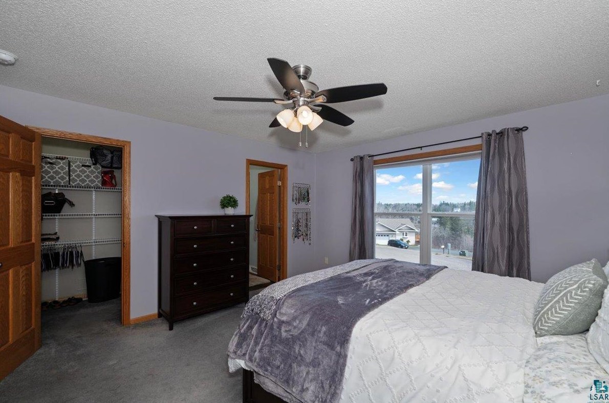 425 Clark Ct, Duluth MN 55811-5001 exterior