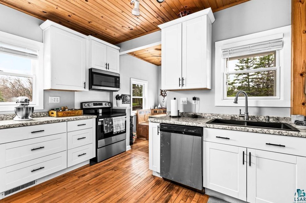 3707 Midway Rd, Duluth MN  55810-8020 exterior