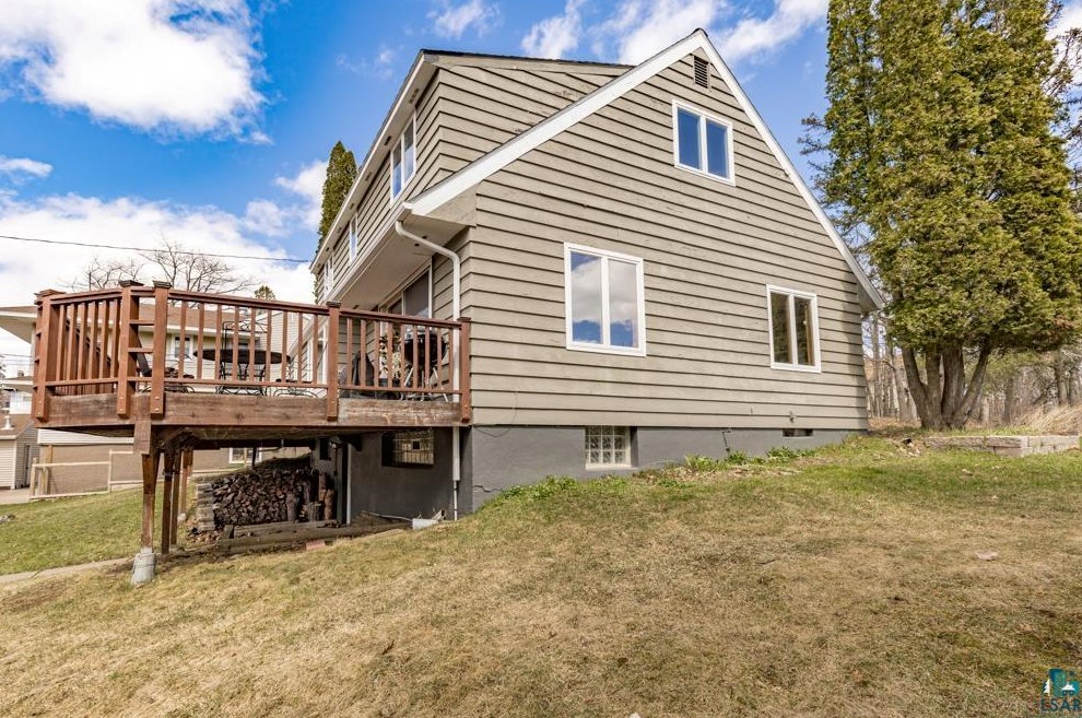 2225 Sussex Ave, Duluth MN  55803-2211 exterior