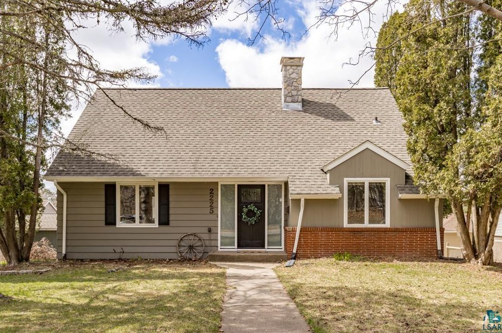 2225 Sussex Ave, Duluth MN  55803-2211 exterior